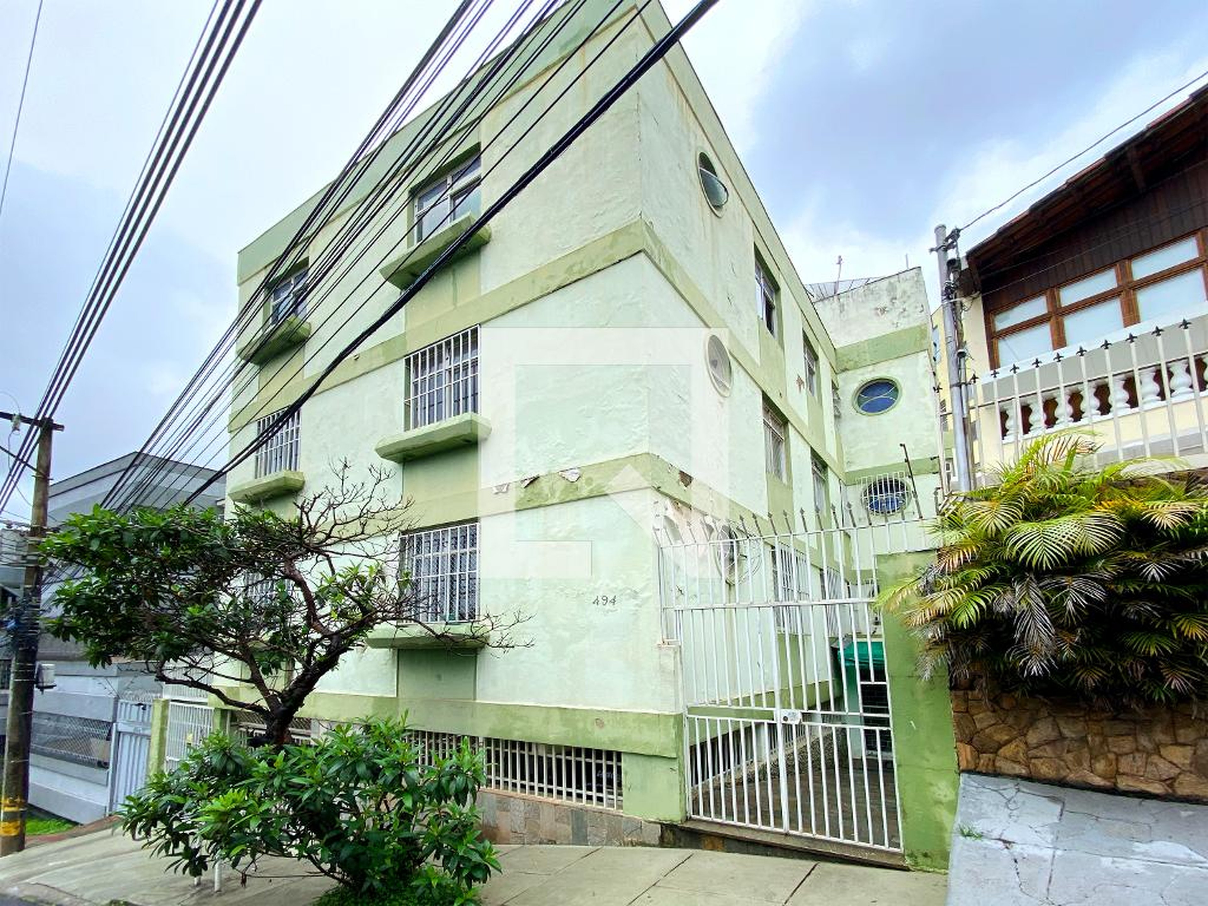 Fachada Condomínio em Rua Nísio Batista de Oliveira, 494