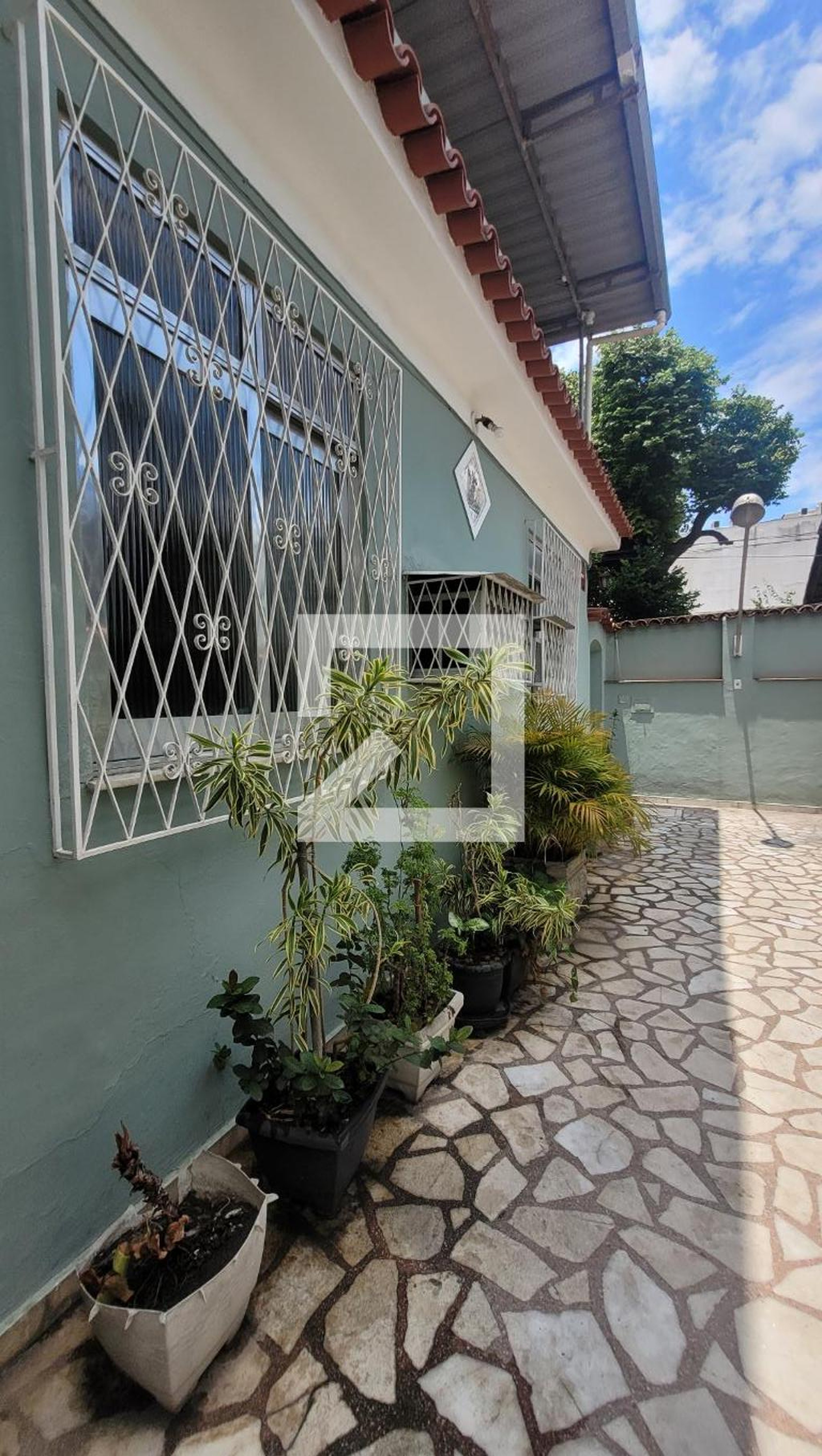 Fachada Condomínio em Rua Montevidéu, 1296