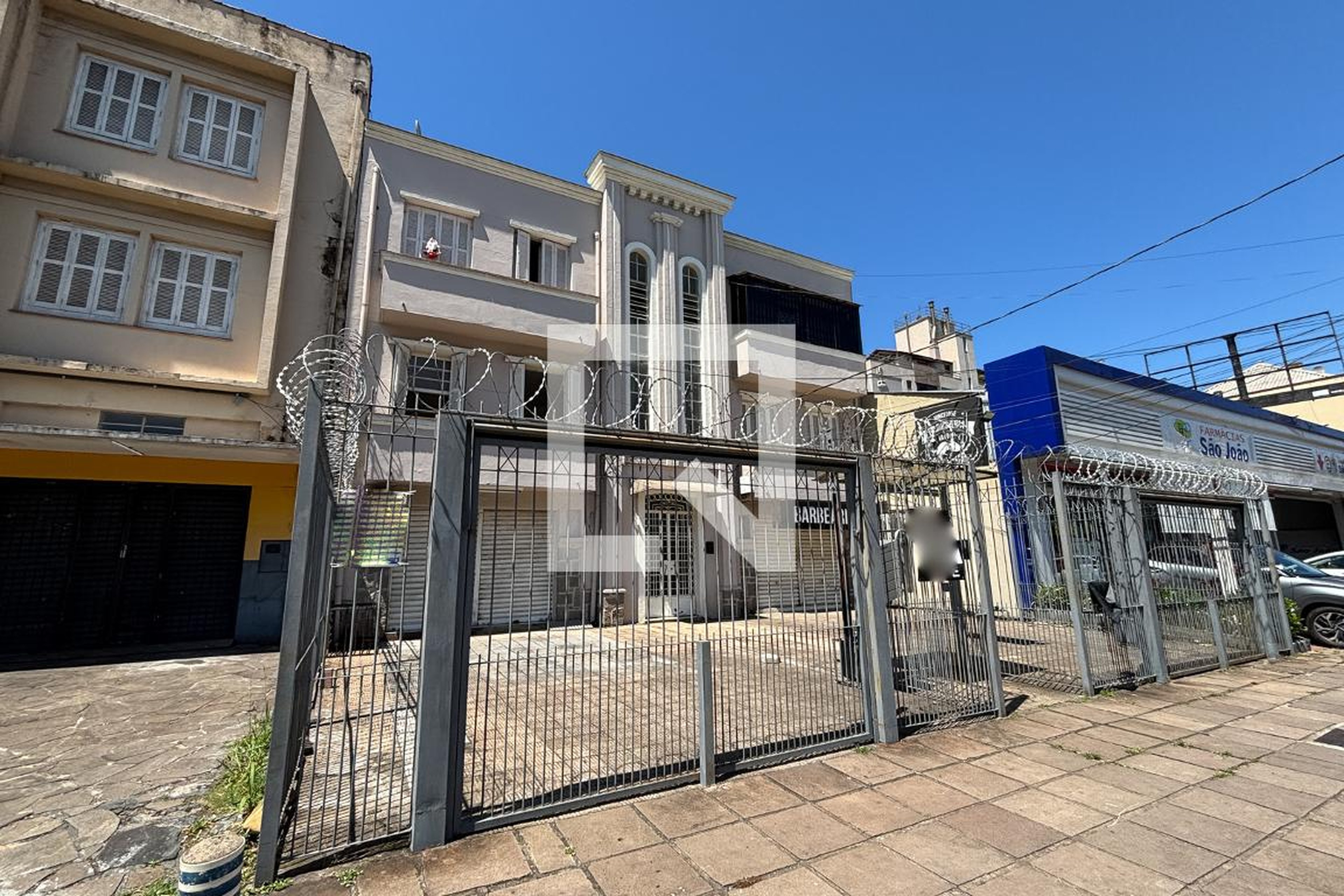 Fachada Condomínio em Rua José de Alencar, 943