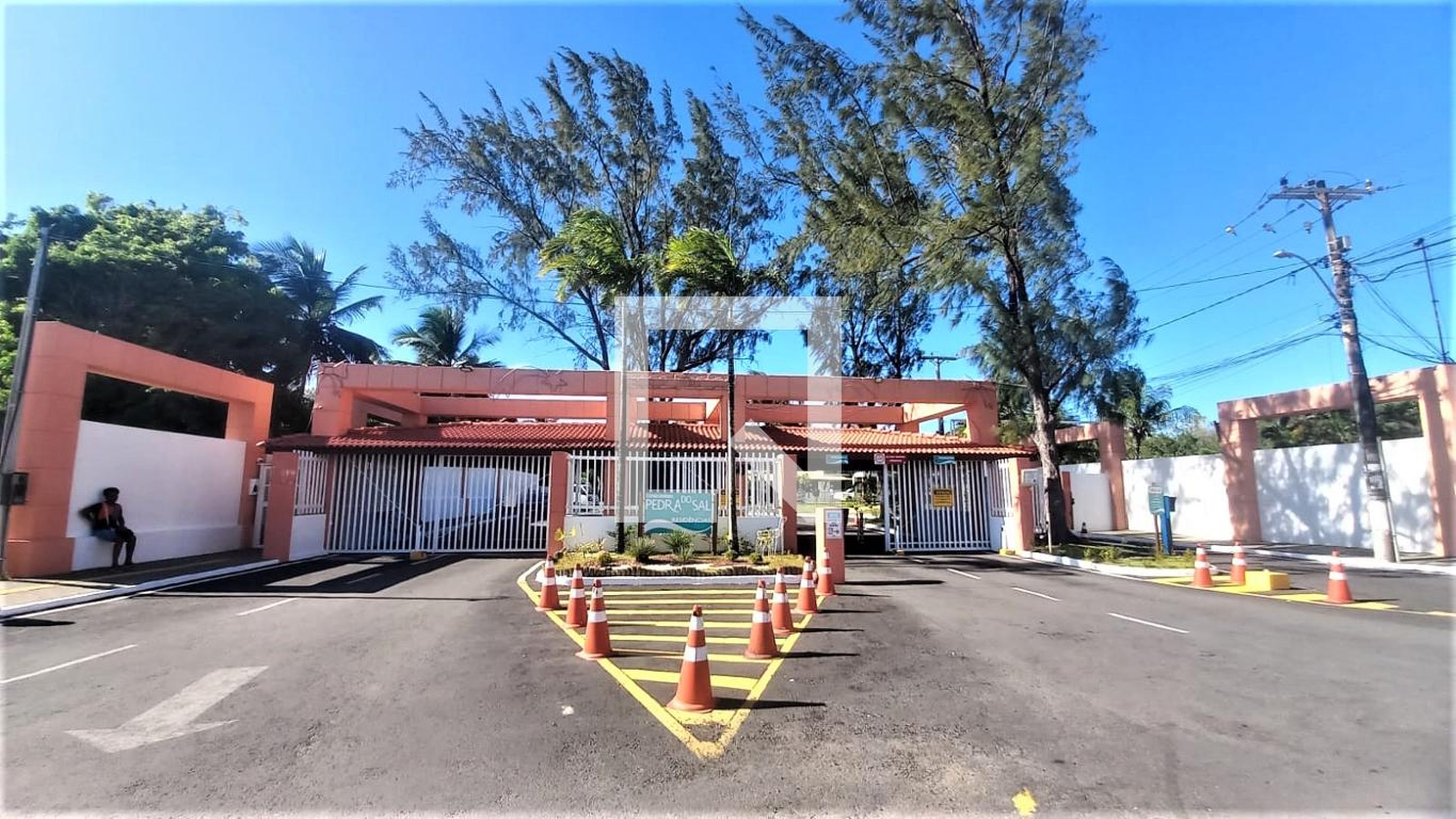 Fachada do Condomínio Condomínio Pedra do Sal Residencial