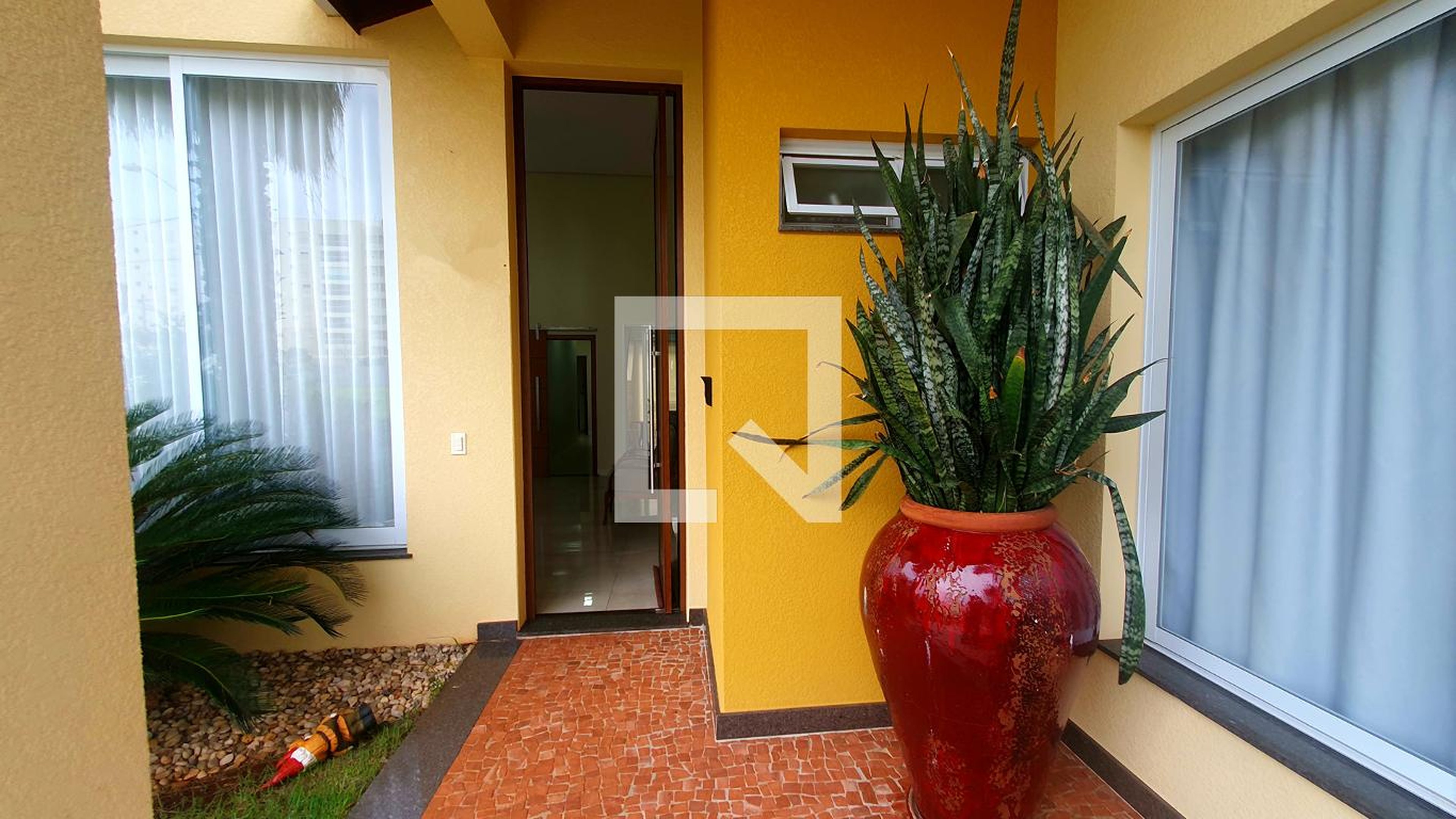 Fachada Condomínio em Rua Pisana, 14