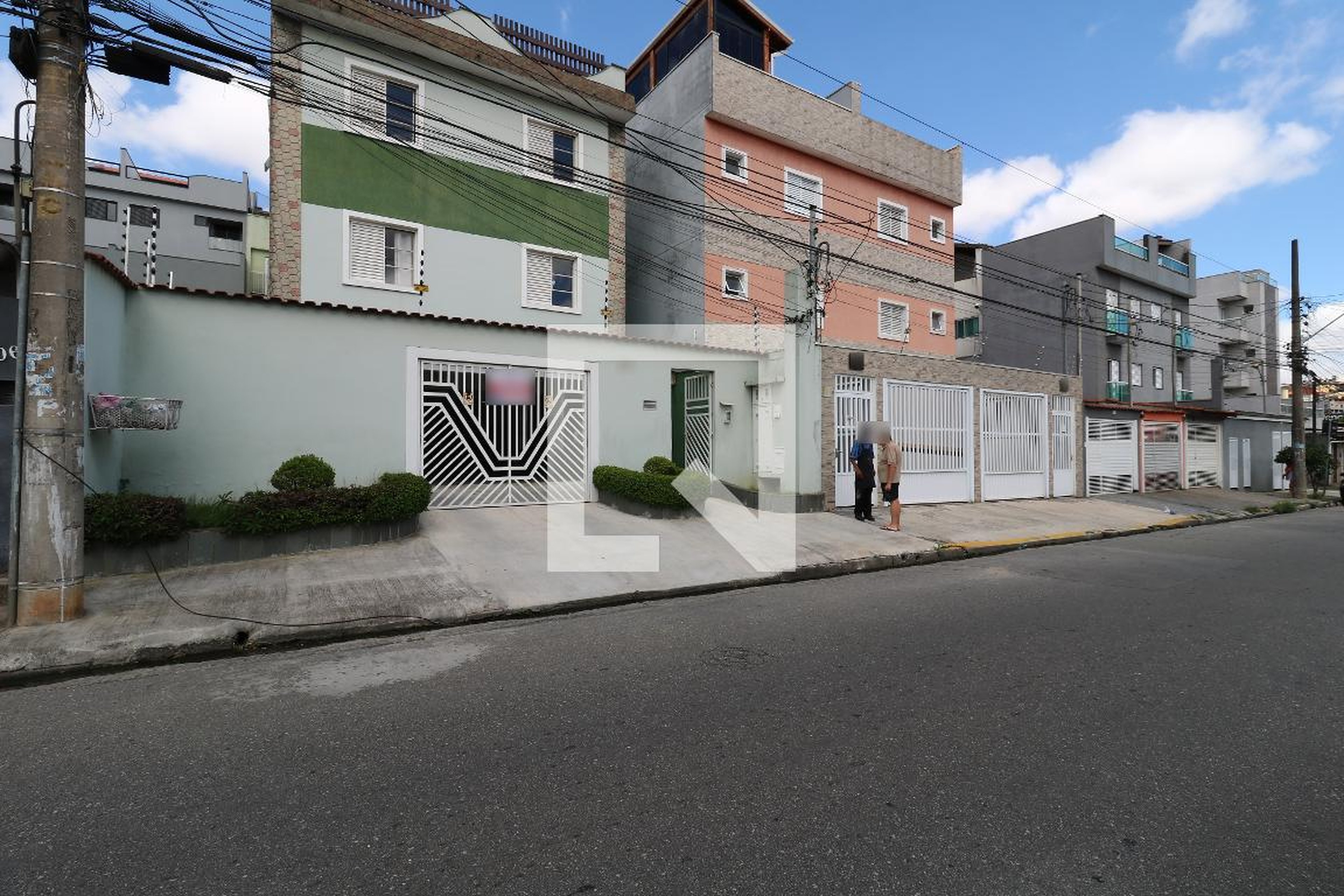 Fachada Condomínio em Rua Almada, 102