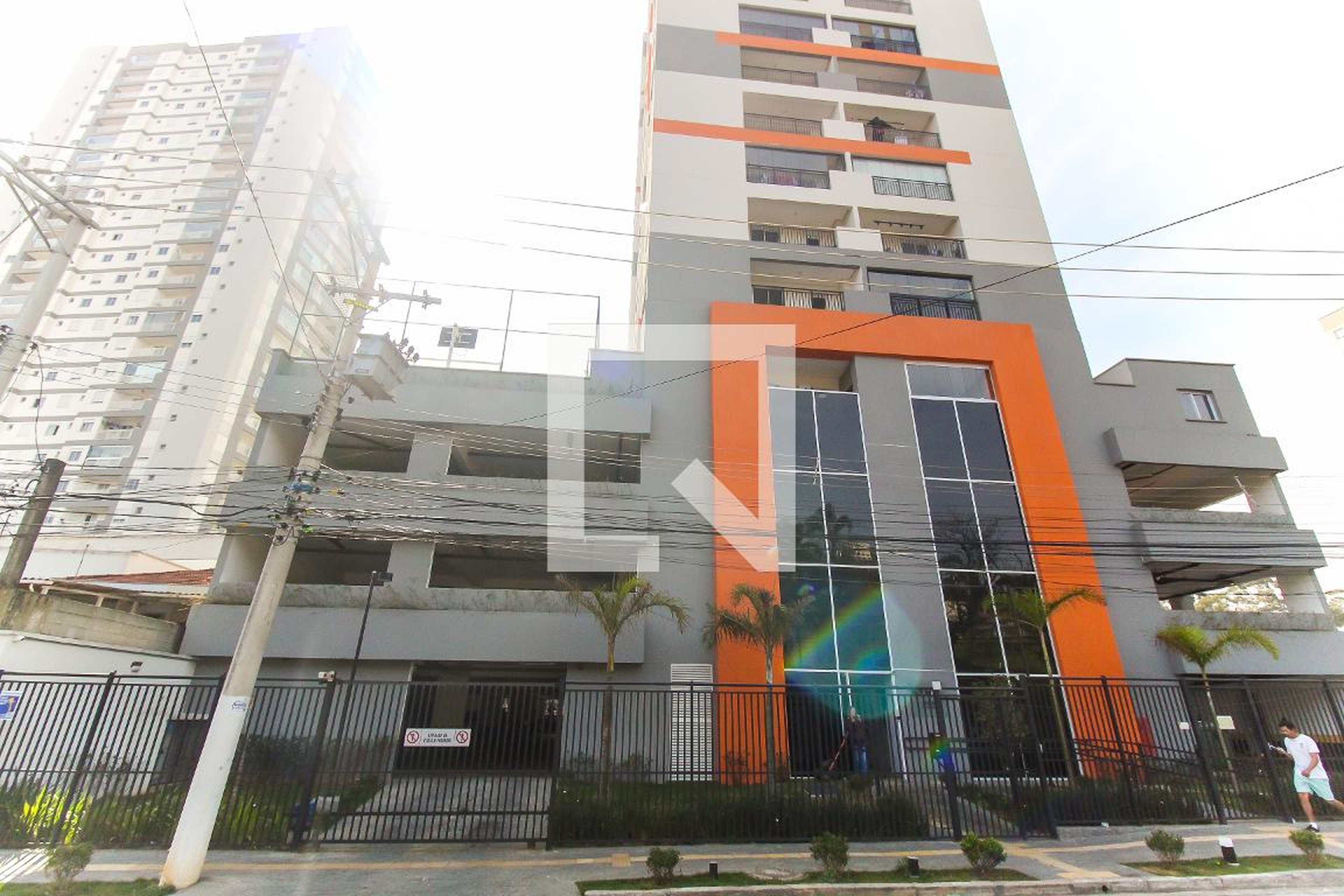 Hall de Entrada Condomínio em Acesso à Rua Italina, 255