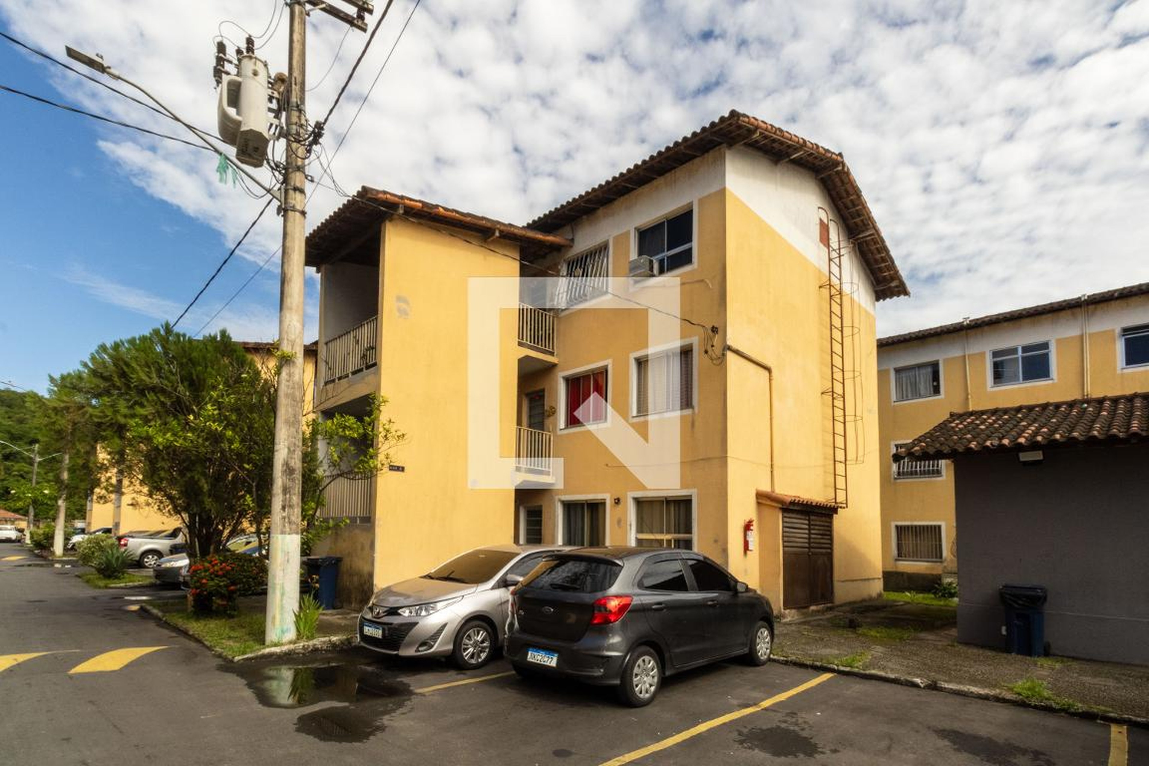 Fachada do Prédio Condomínio em Rua Arequetiba, 68