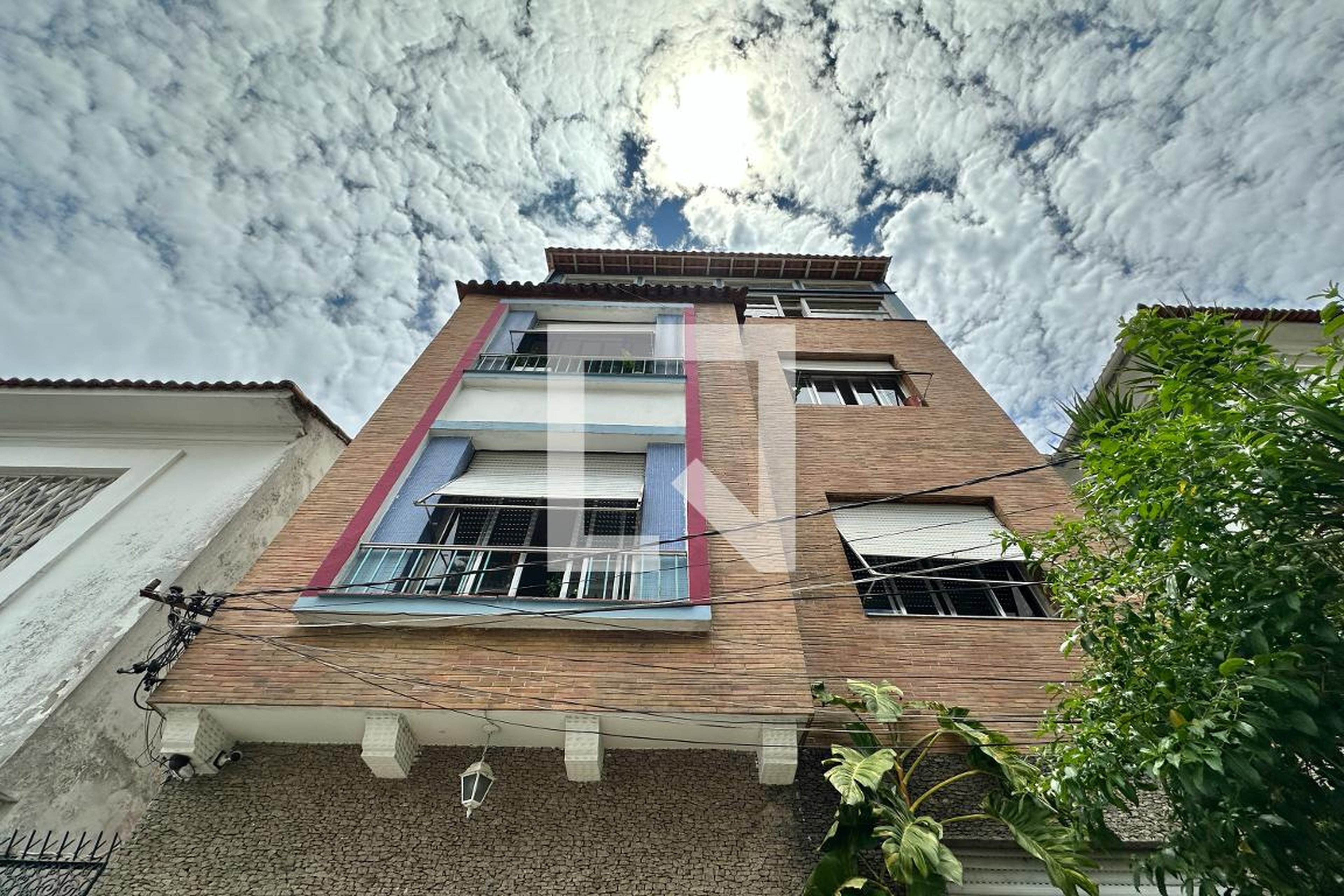 Fachada Condomínio em Rua Osório de Almeida, 84