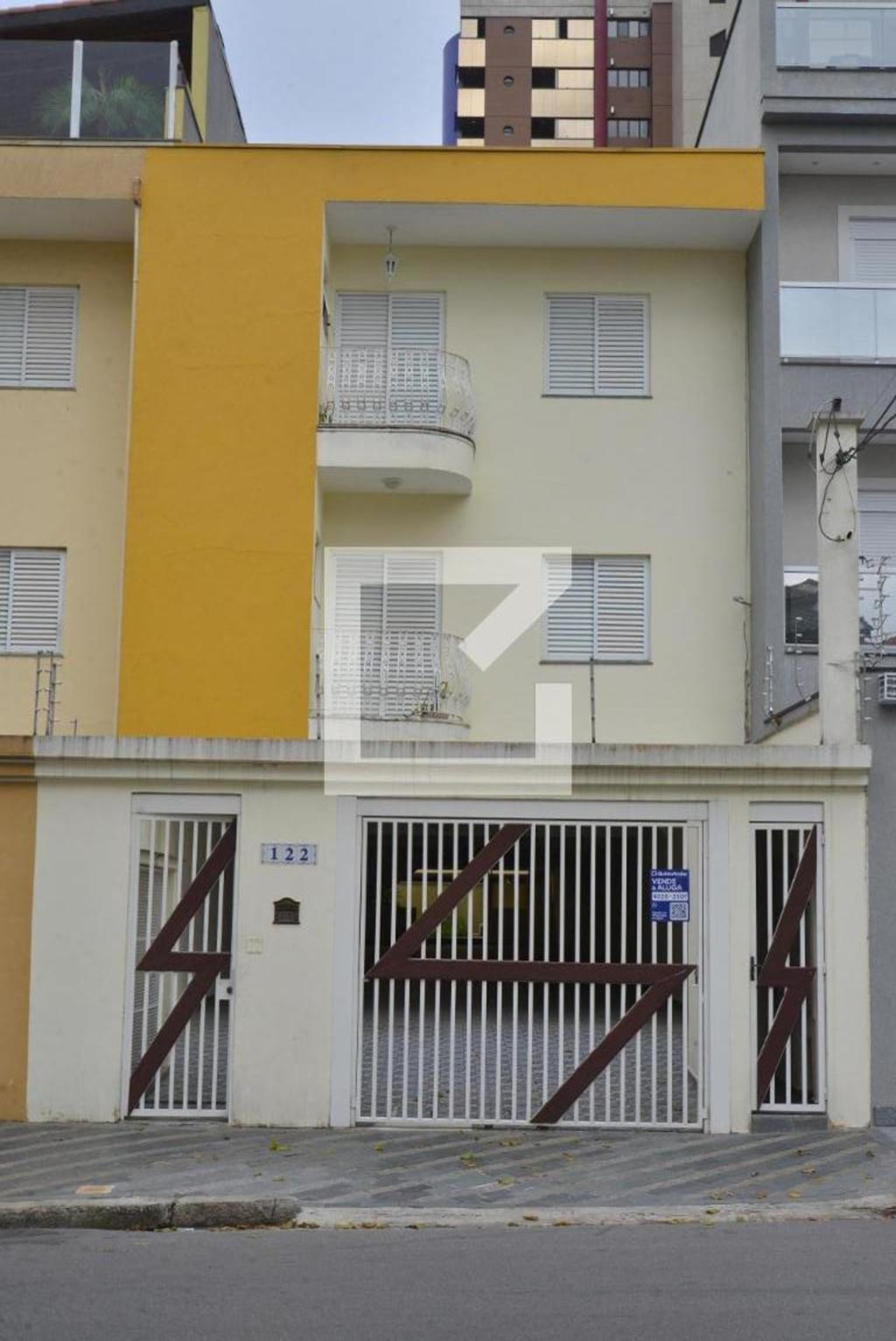 Fachada Condomínio em Rua Itapeti, 122