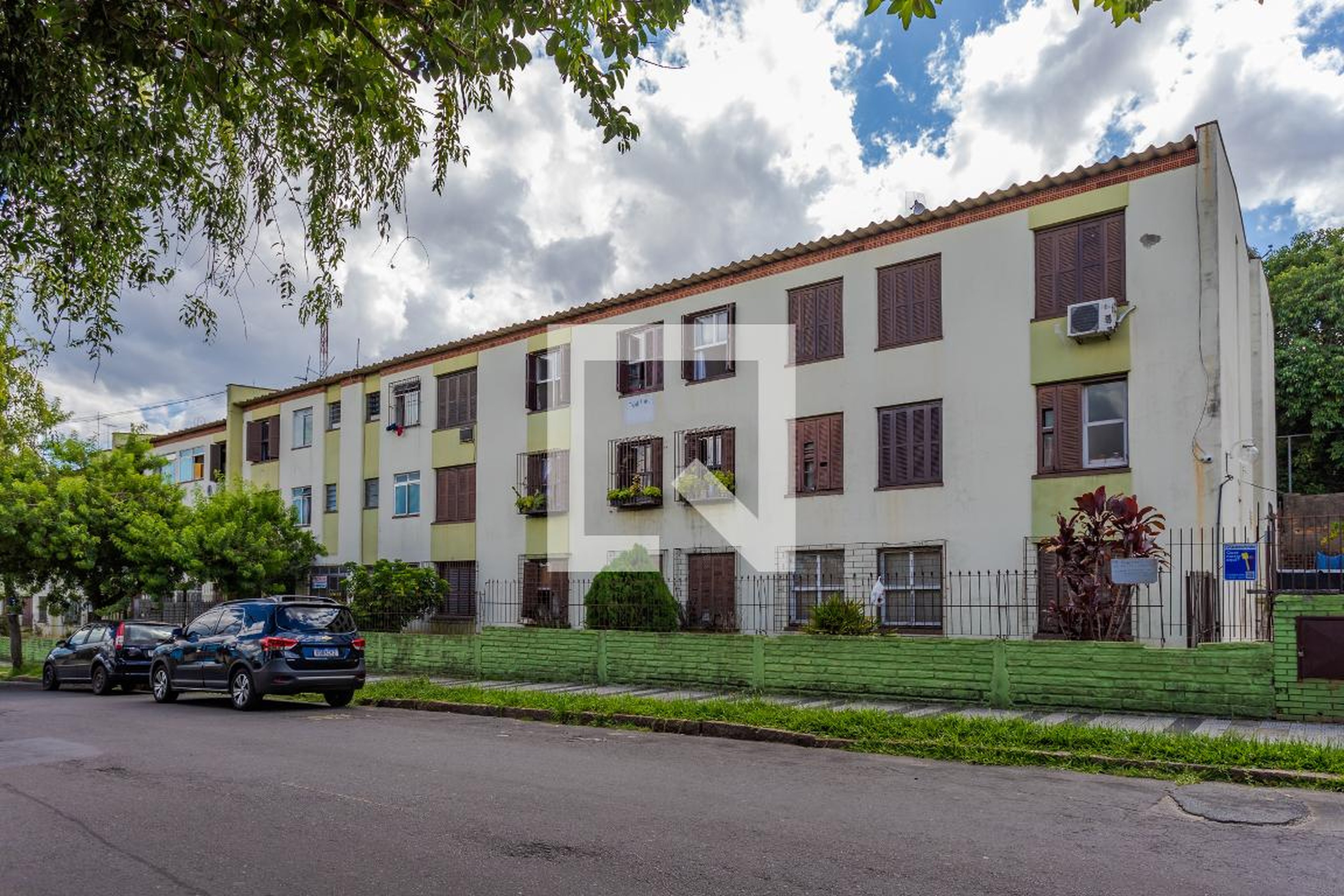 Fachada Condomínio em Rua Tarcila Moráes Dutra, 90