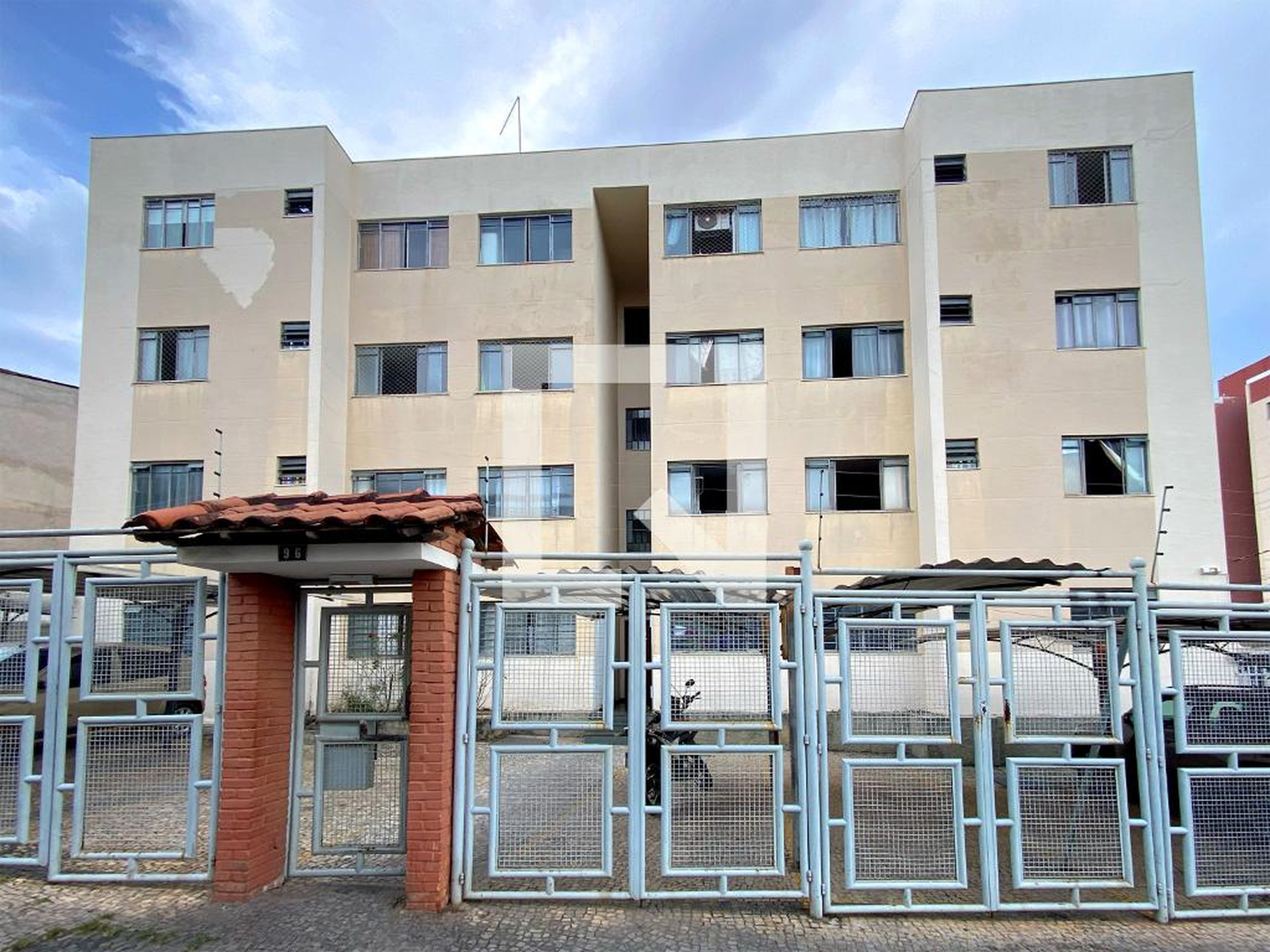 Fachada Condomínio em Rua Zeus, 96