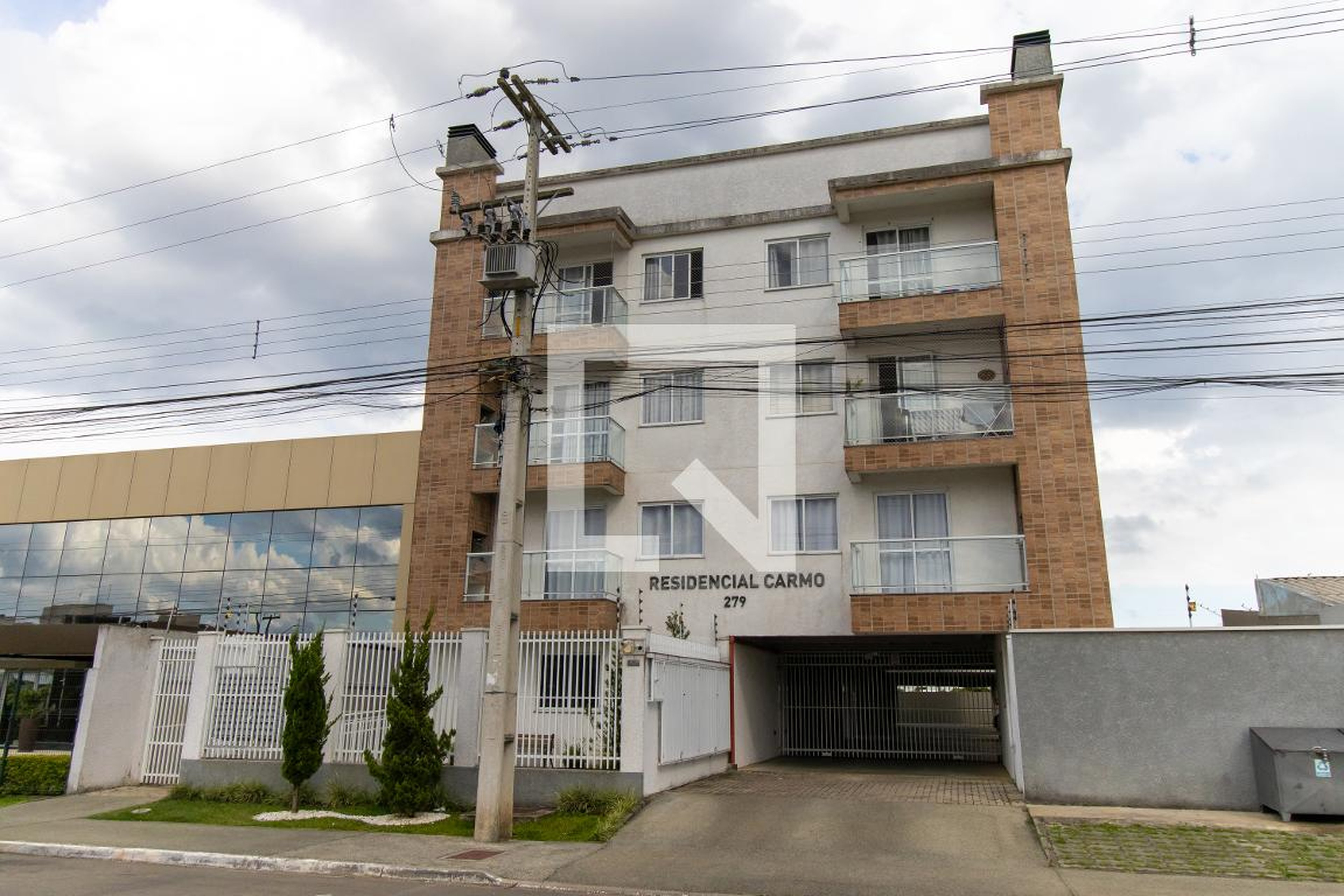 Fachada Condomínio em Rua Rio Paranapanema, 279