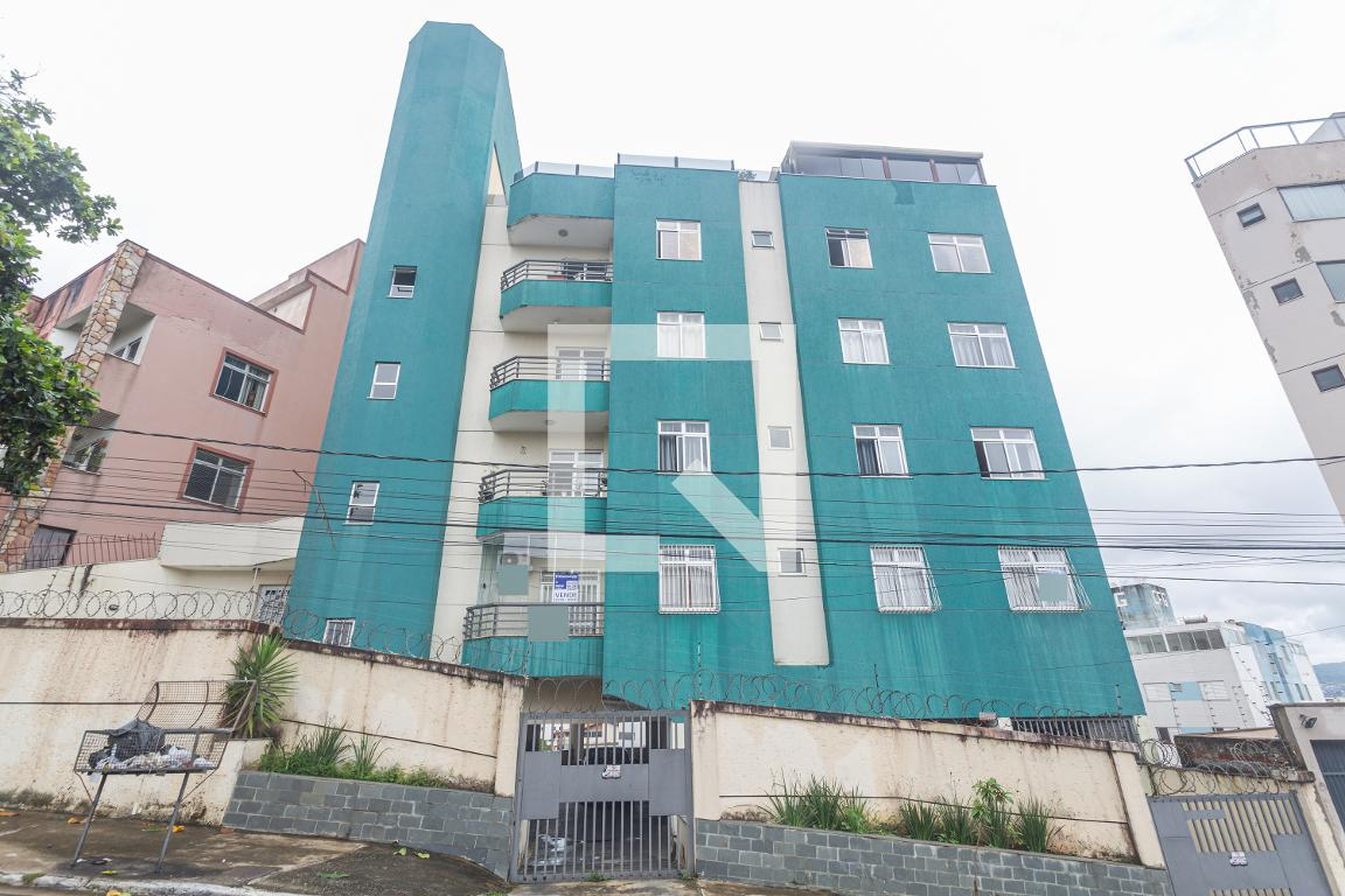 Fachada Condomínio em Rua Vênus, 35