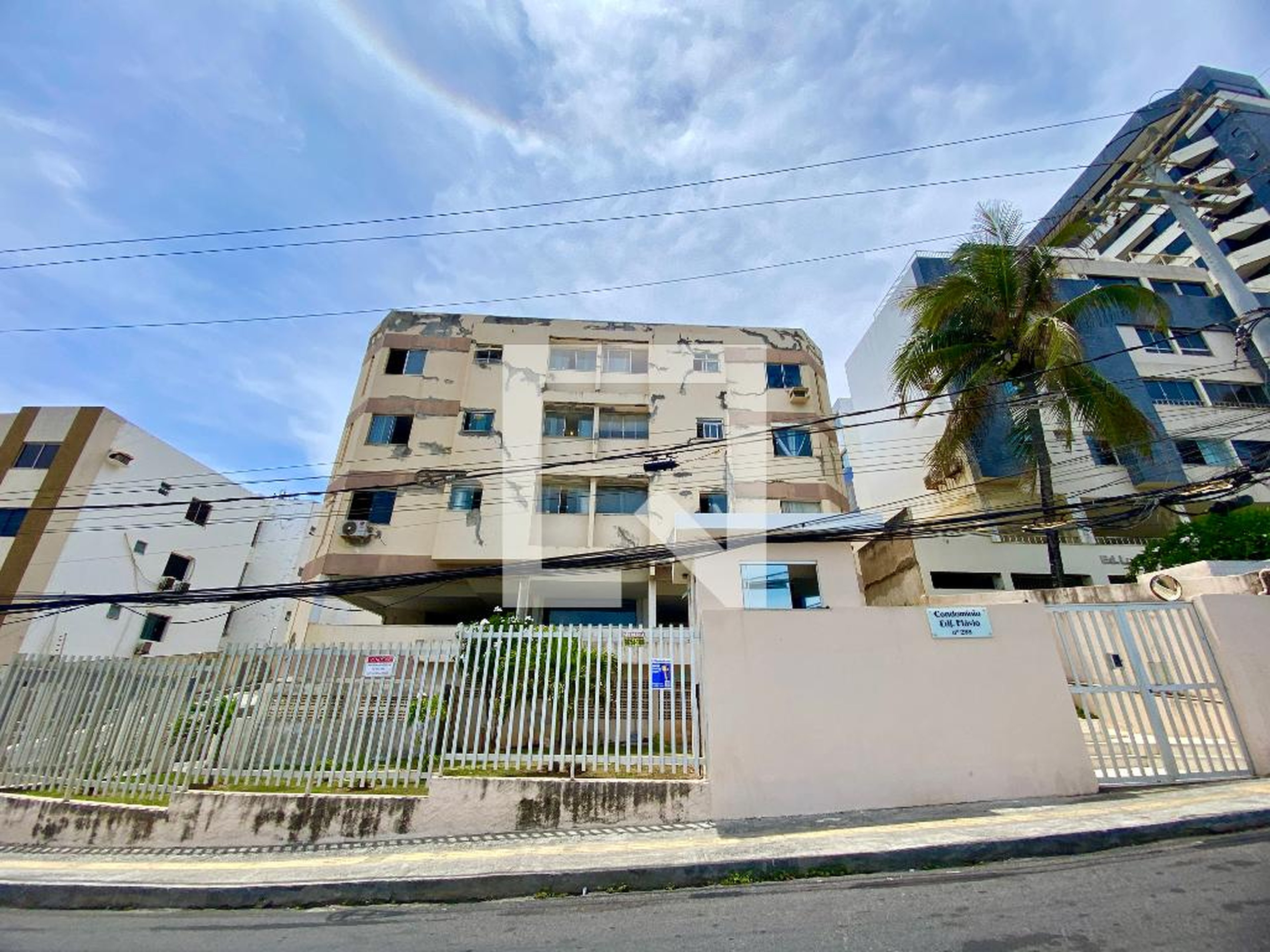 Fachada Condomínio em Rua Doutor João Mendes da Costa Filho, 299