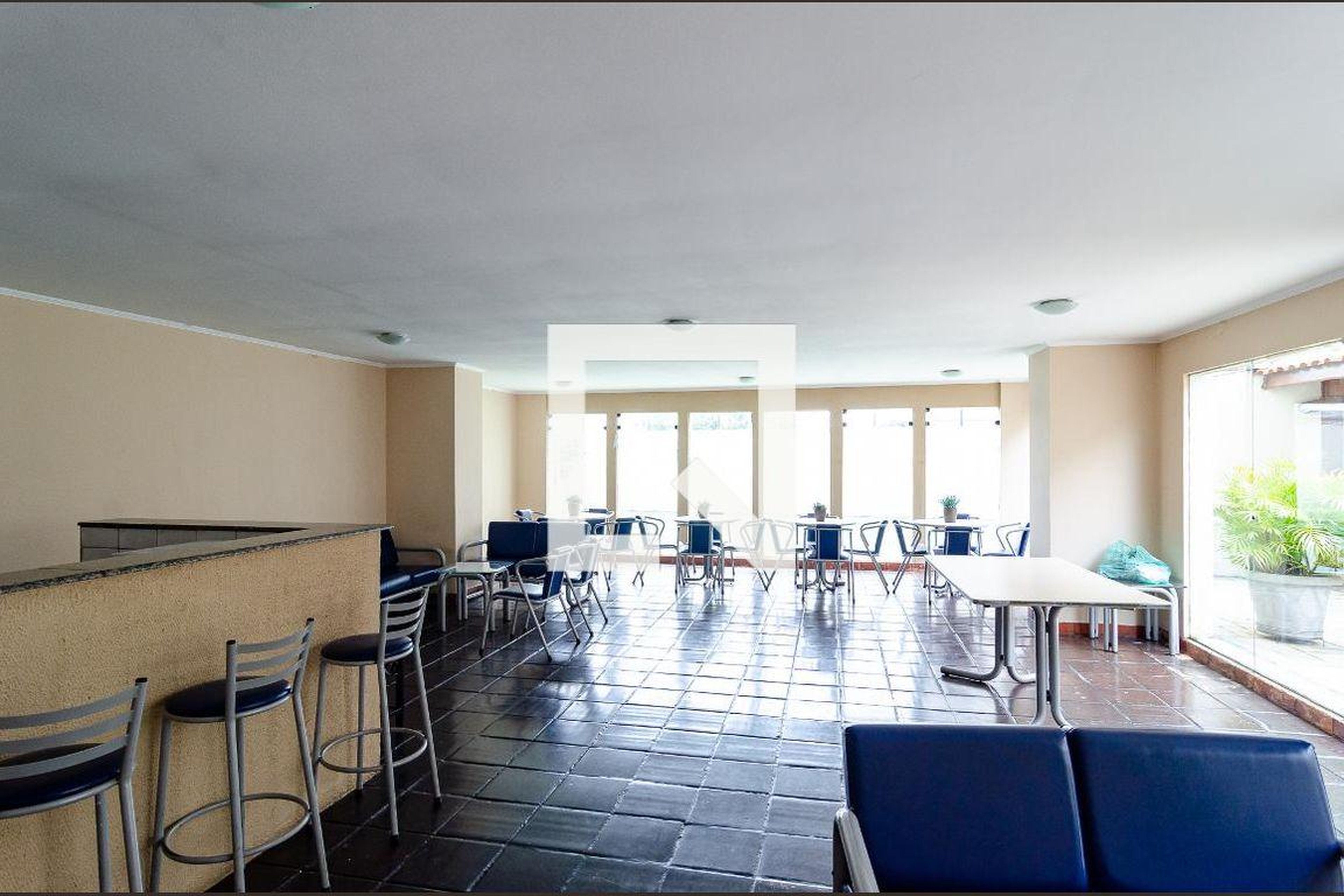 Salão de Festas - Ed. Cambridge