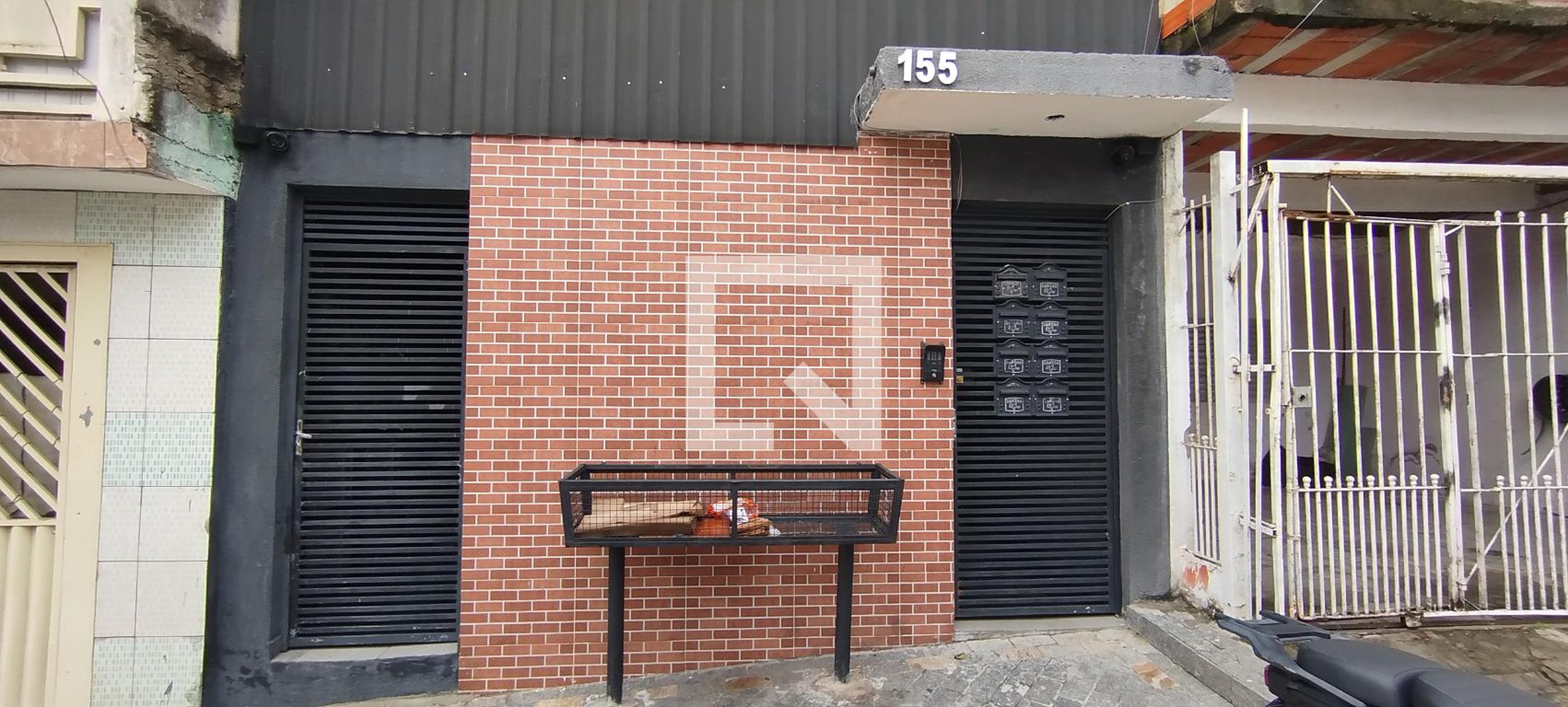 Fachada Condomínio em Rua Nova Guaianazes, 155