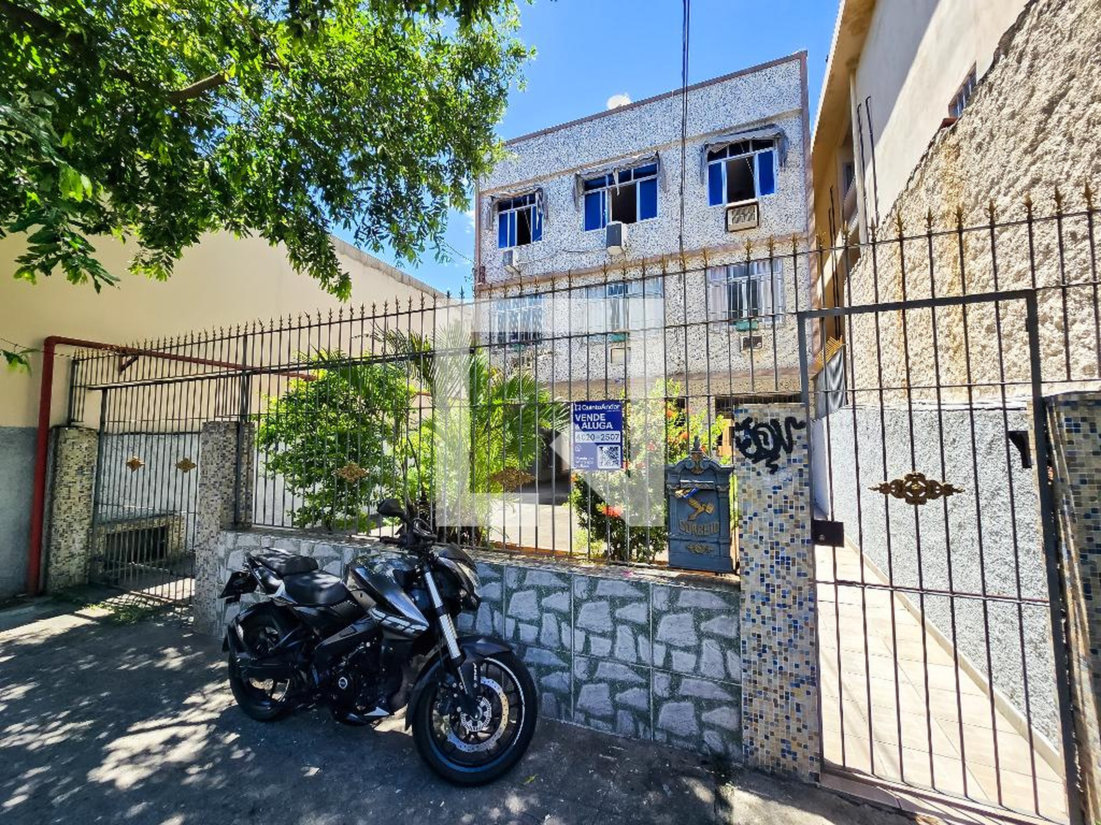Fachada Condomínio em Rua Mario Carpenter, 729
