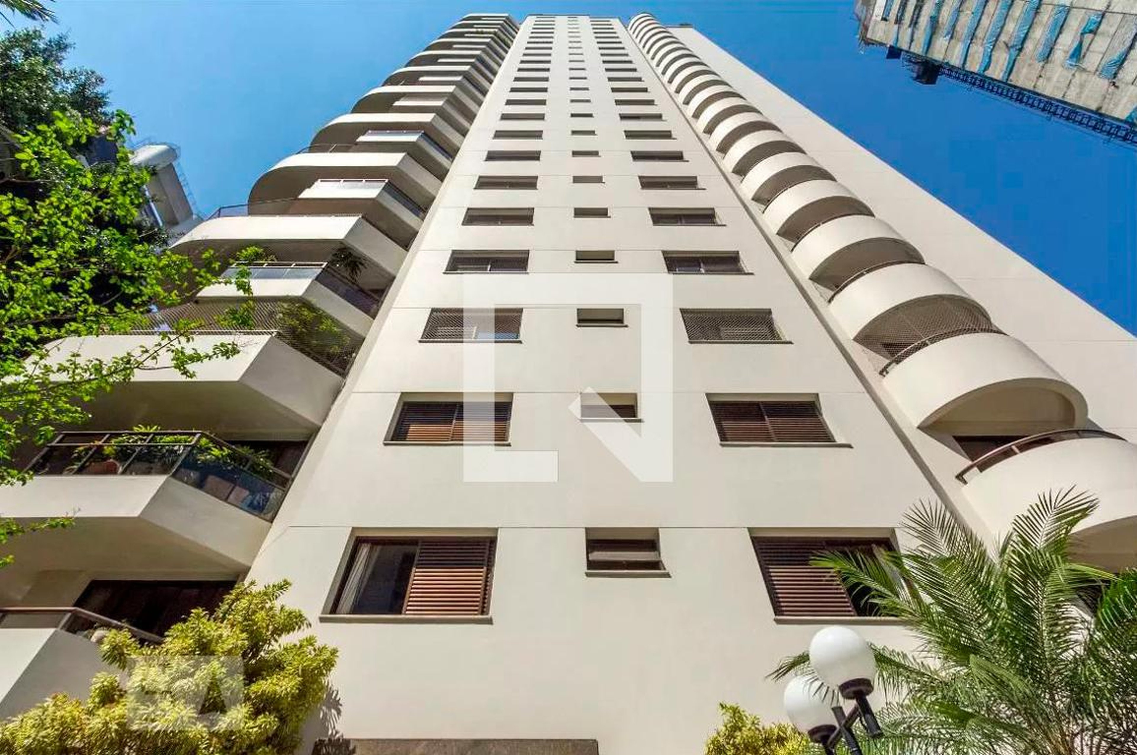 Fachada Condomínio Maison Louvre