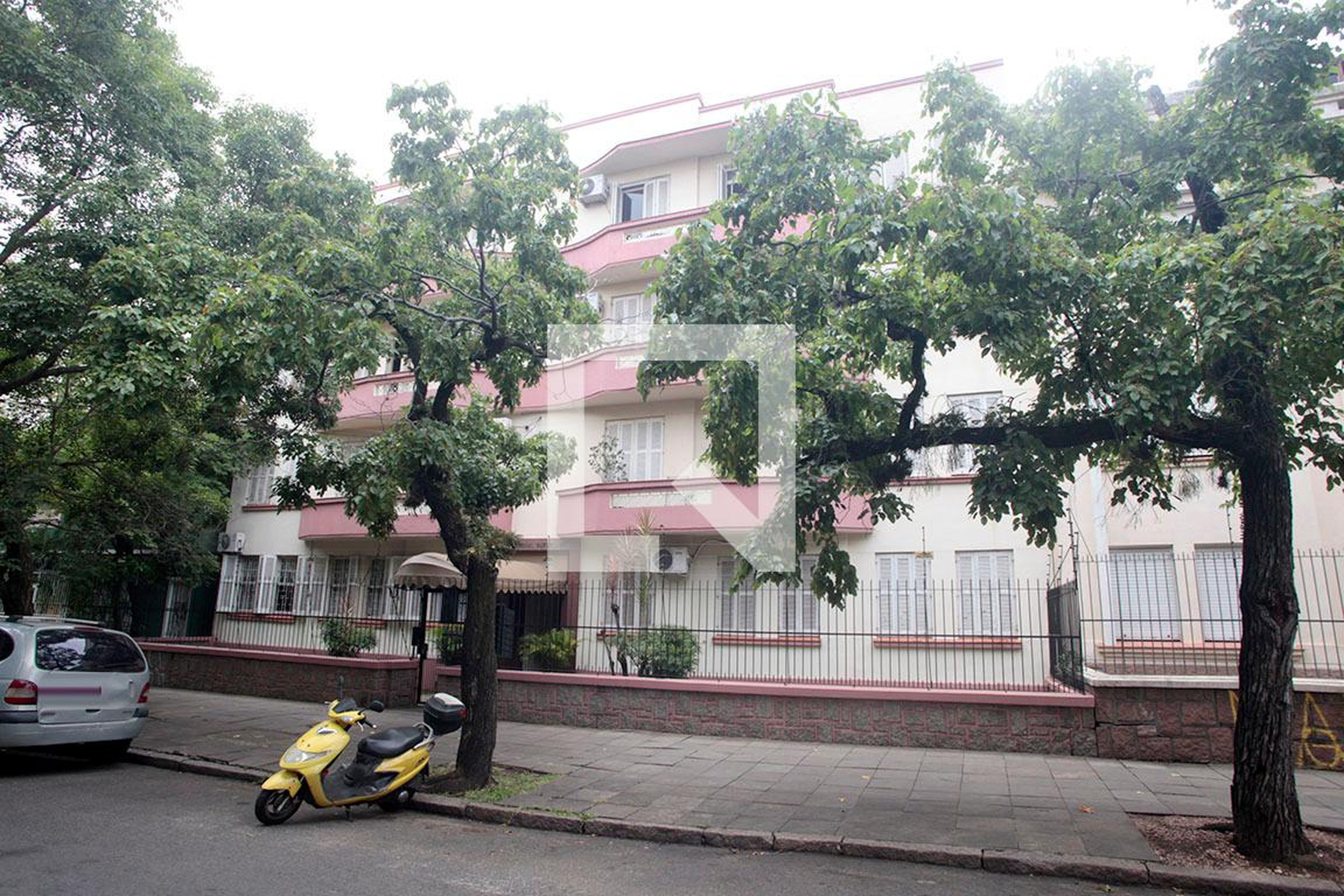 Fachada Condomínio em Avenida Jerônimo de Ornelas, 135