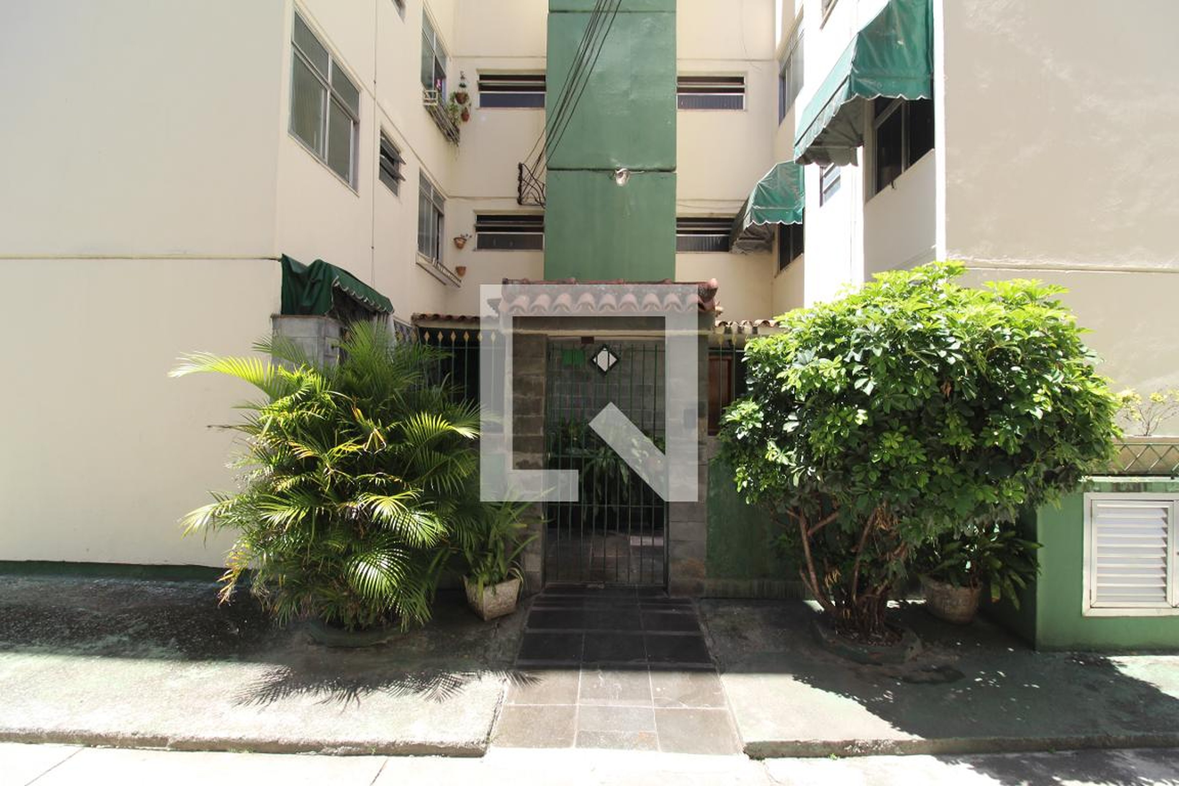 Entrada - o Regina Celia Silva Flora