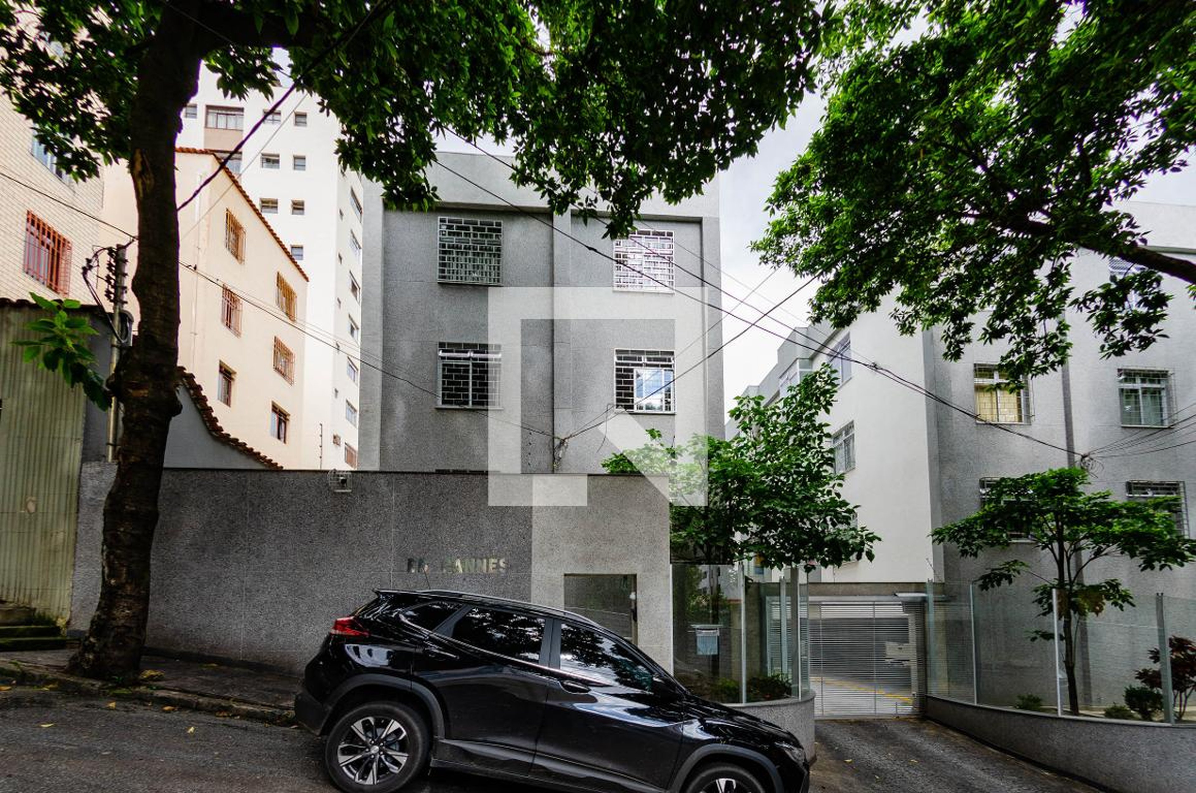 Fachada Condomínio em Rua Henrique Gorceix, 428