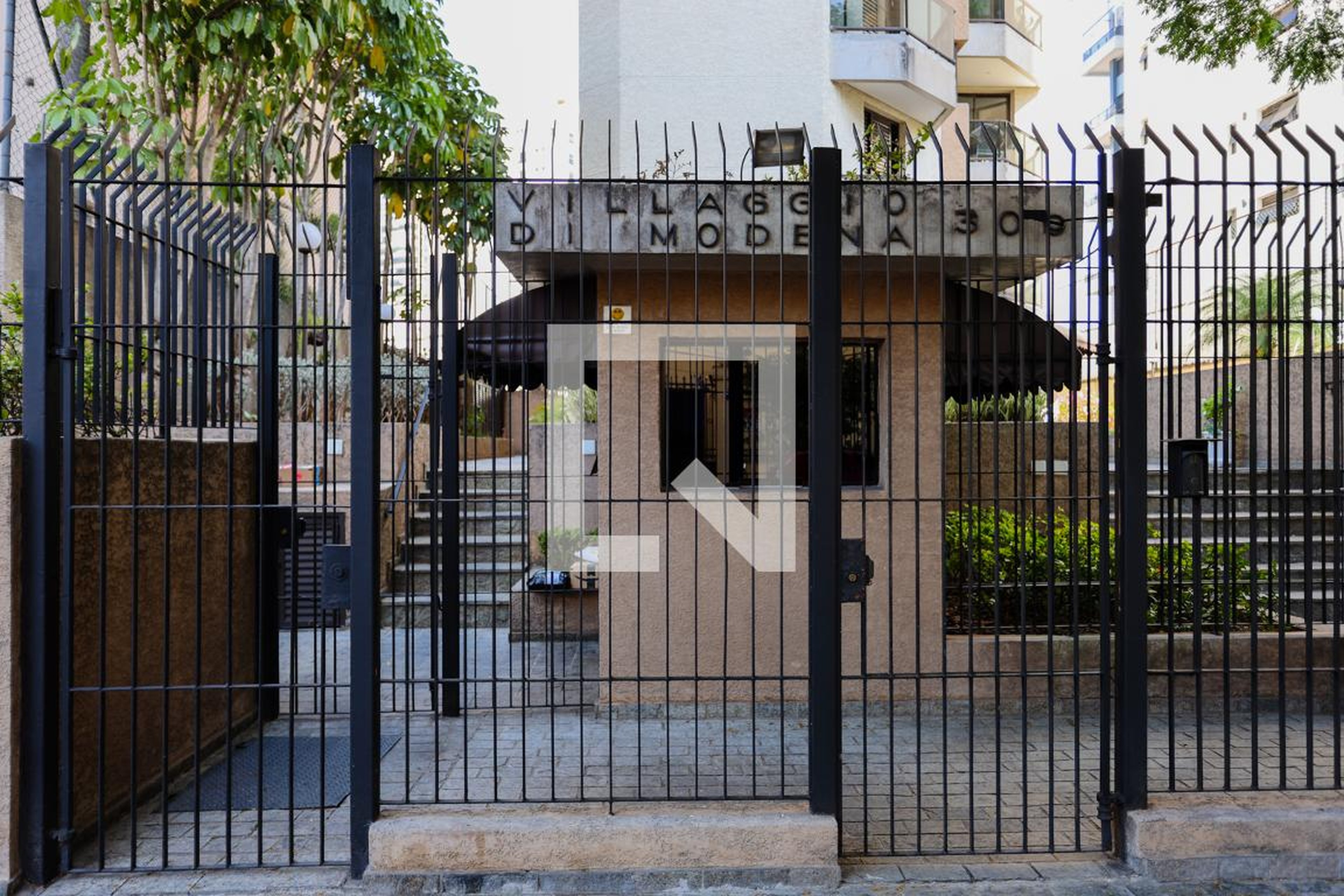 Fachada do condomínio Condomínio Villaggio Di Modena