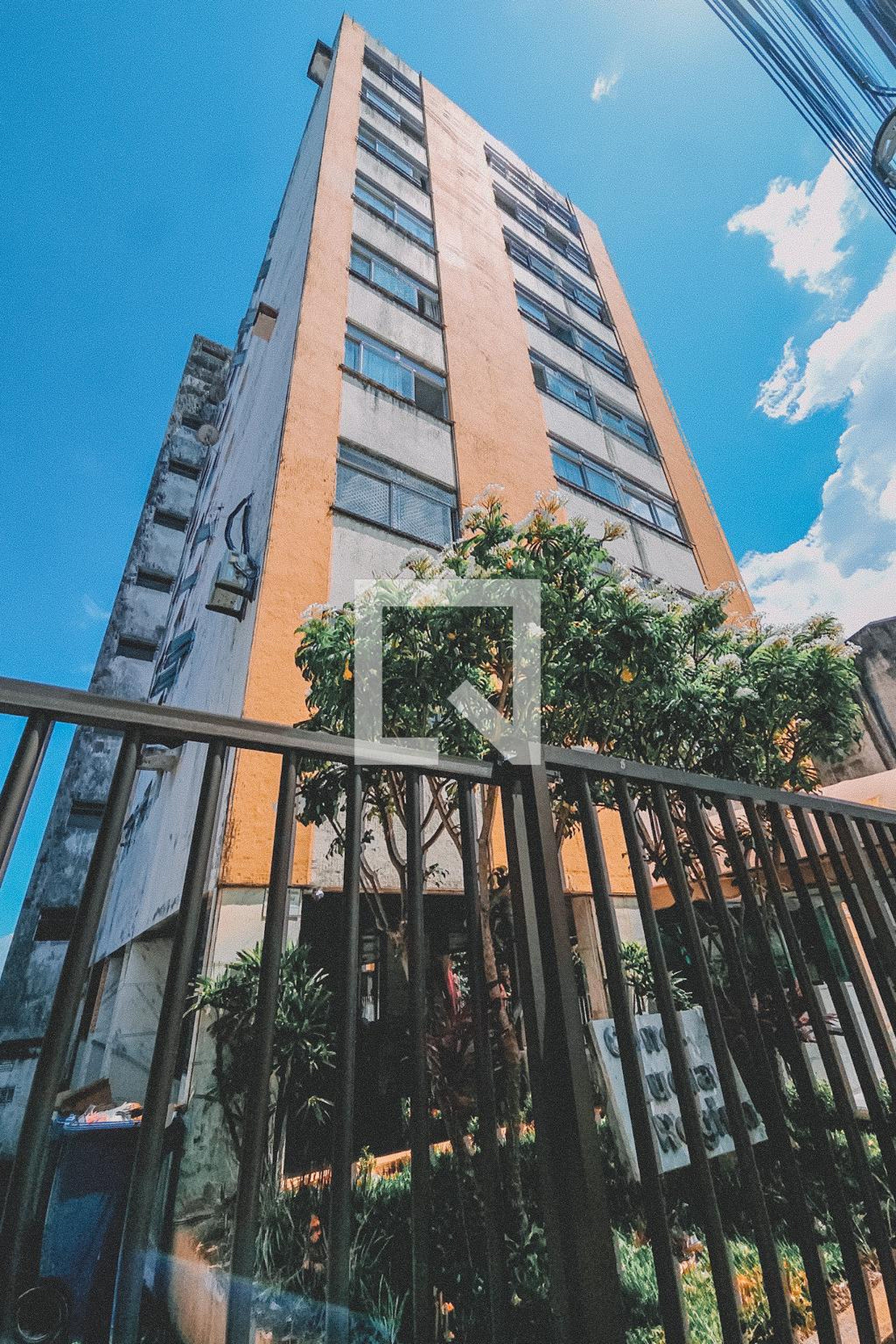 Fachada Condomínio em Rua do Cabral, 18