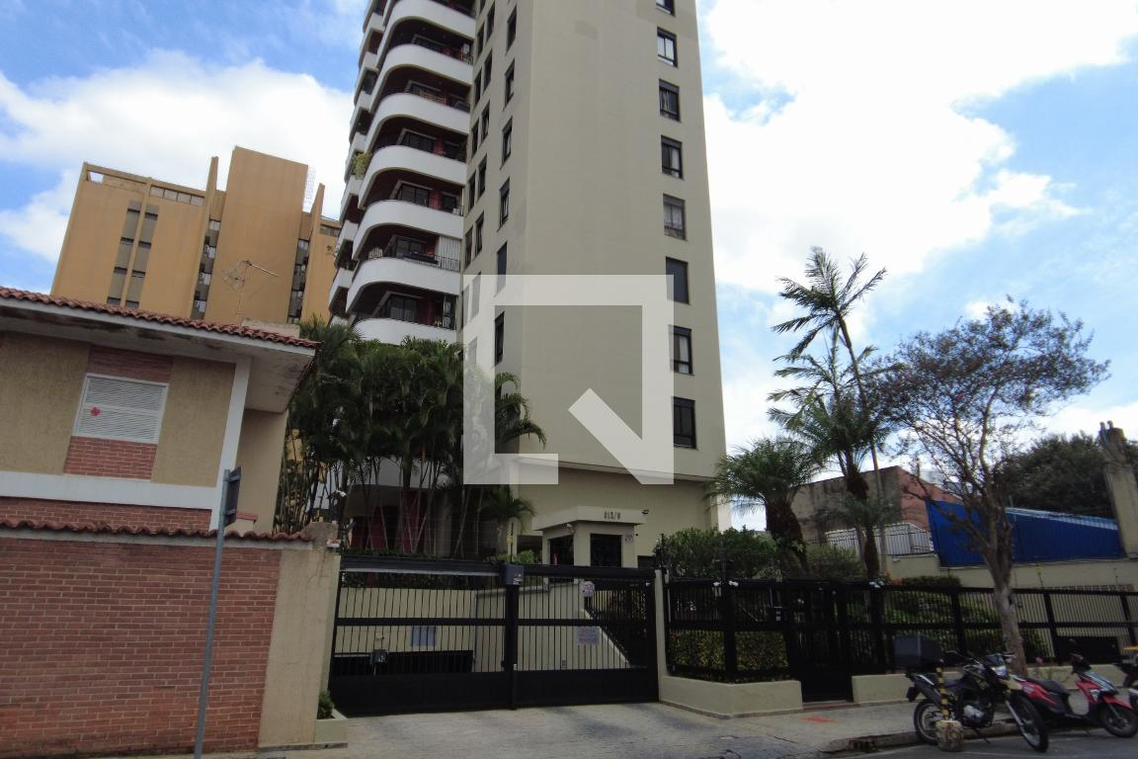 Fachada Condomínio em Rua Conceição de Monte Alegre, 816