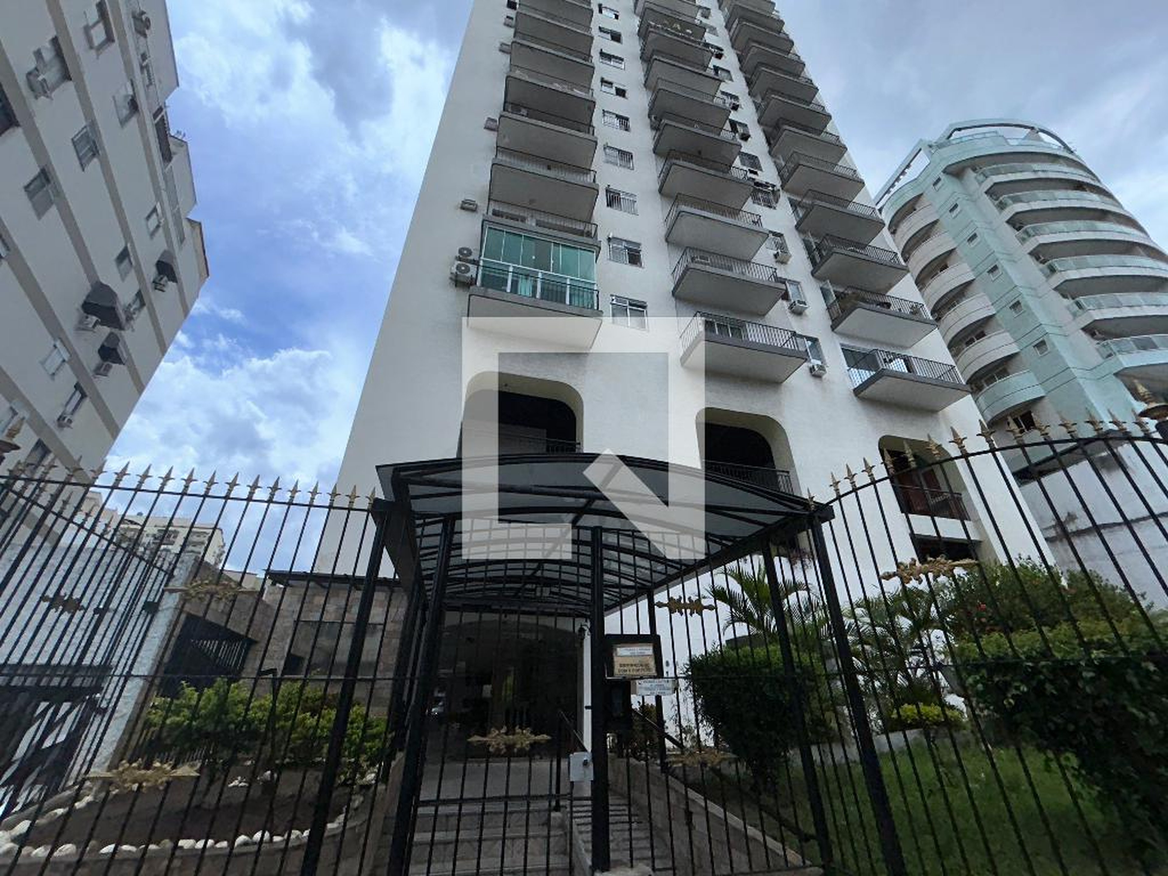 Fachada Condomínio em Rua Tenente França, 321