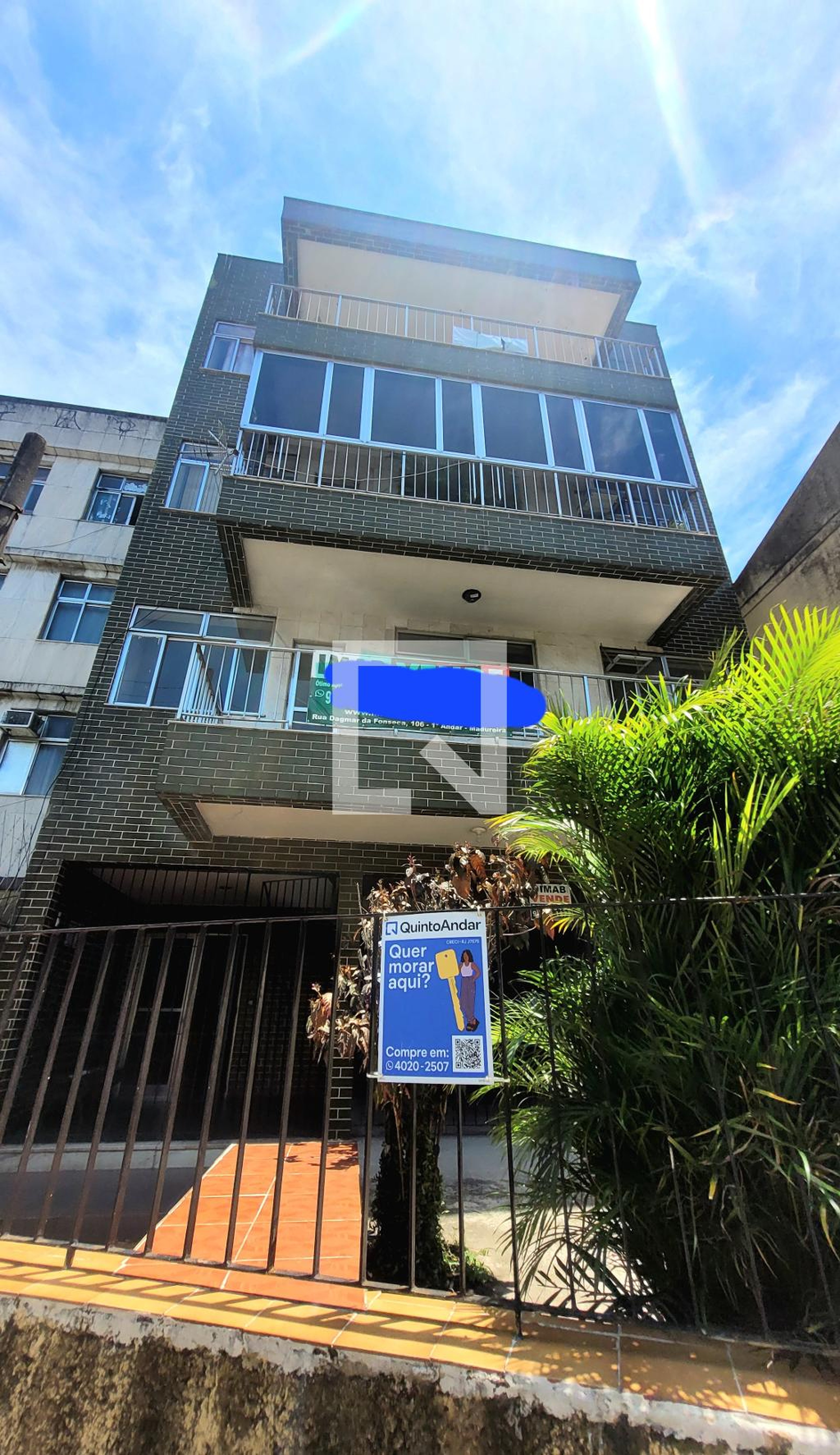 Fachada Condomínio em Rua Pereira da Costa, 21