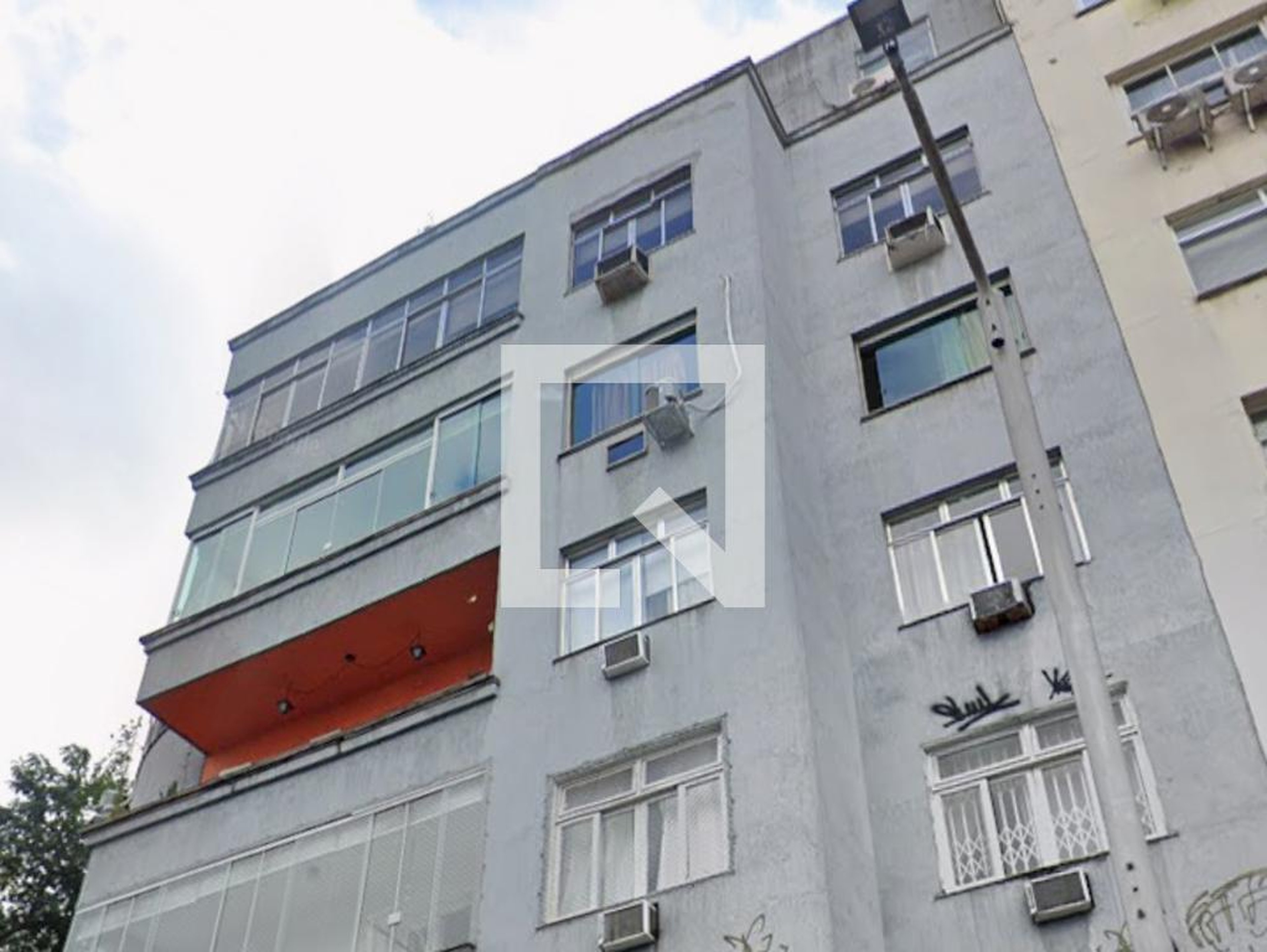 Fachada Condomínio em Rua Voluntários da Pátria, 402