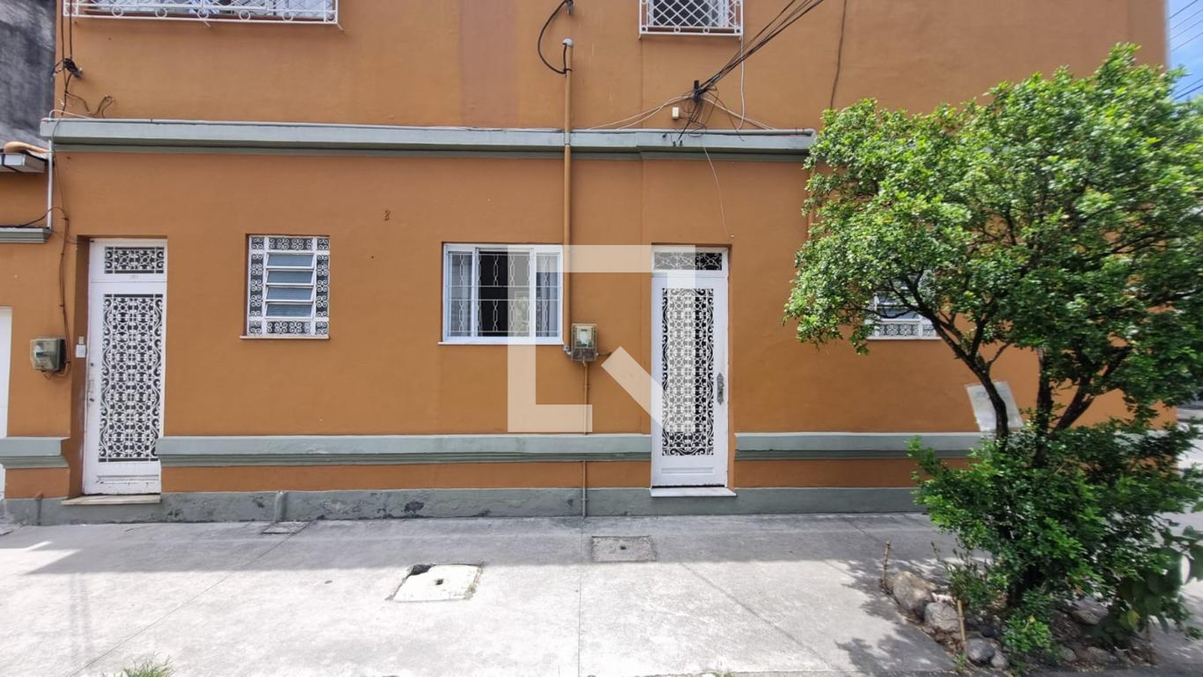 Fachada Condomínio em Rua Antônio Salema, 2