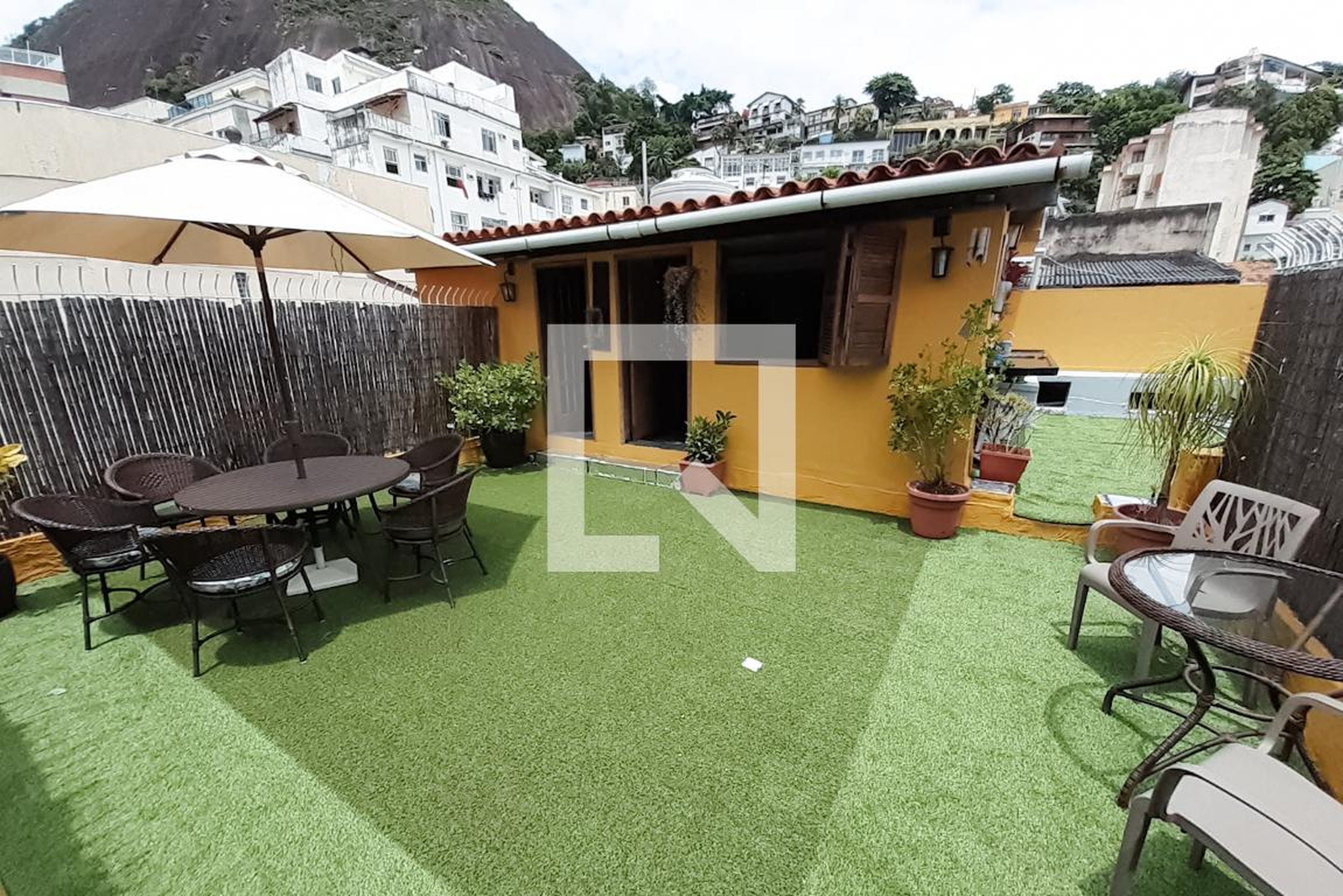 Área Externa - Naulos