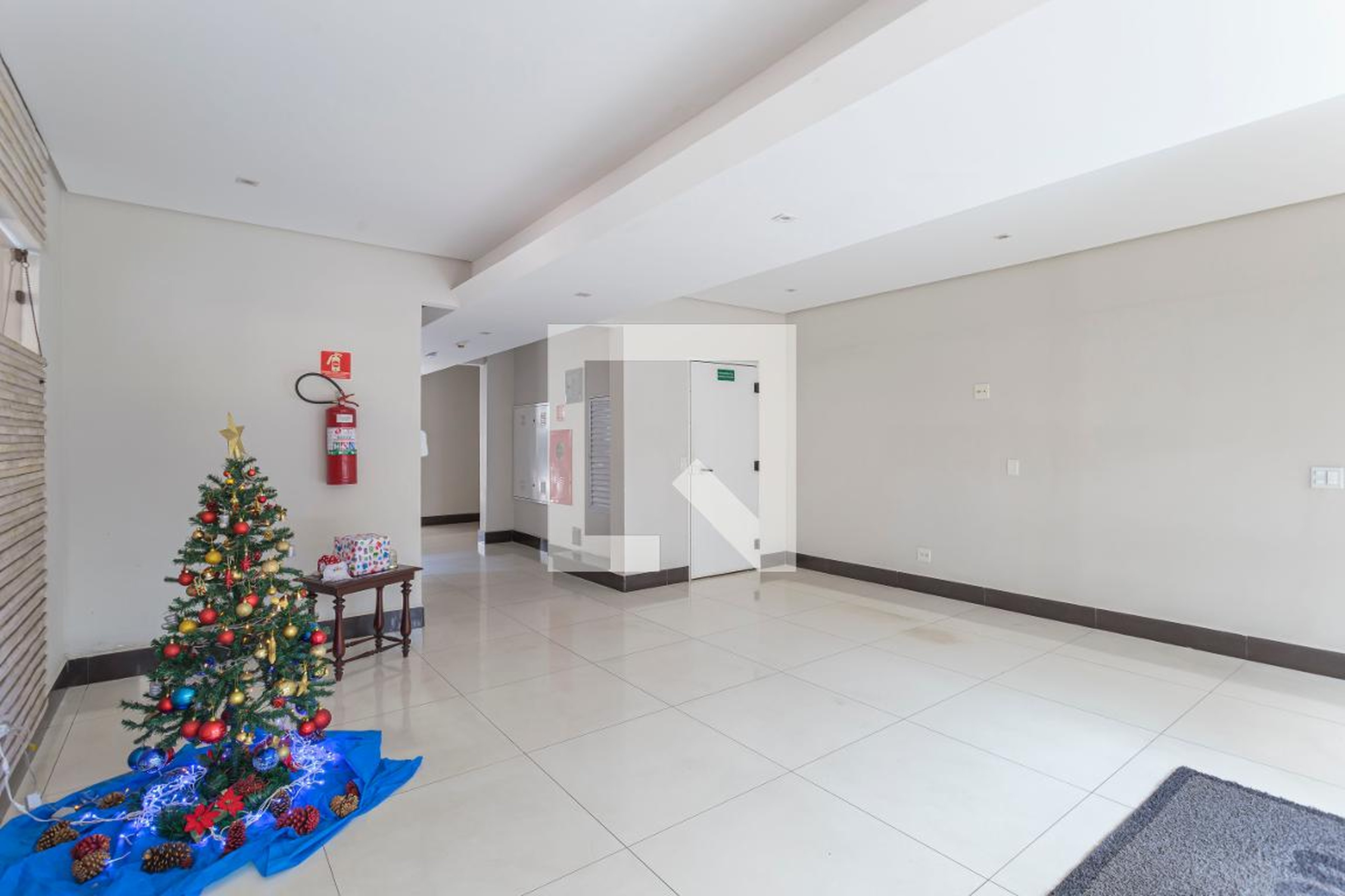 HALL - Maison Karina