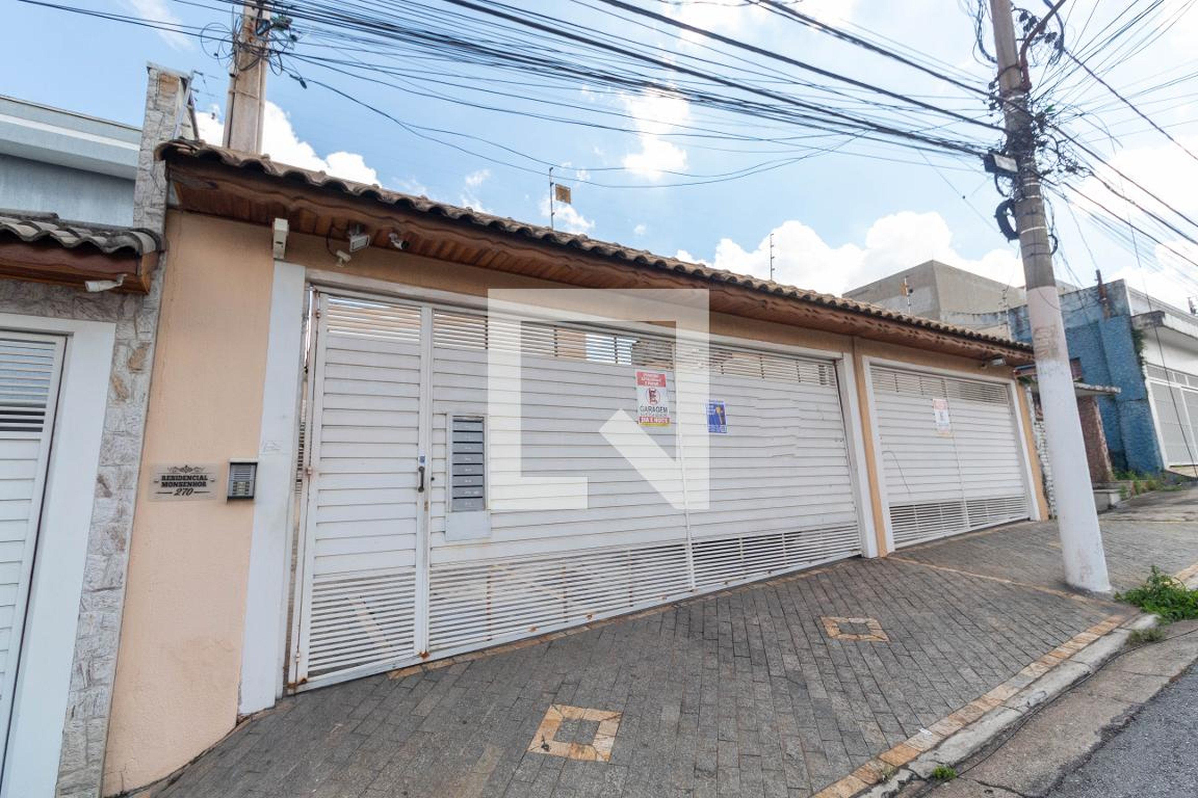 Fachada do condomínio Residencial Monsenhor Emilio Teixeira