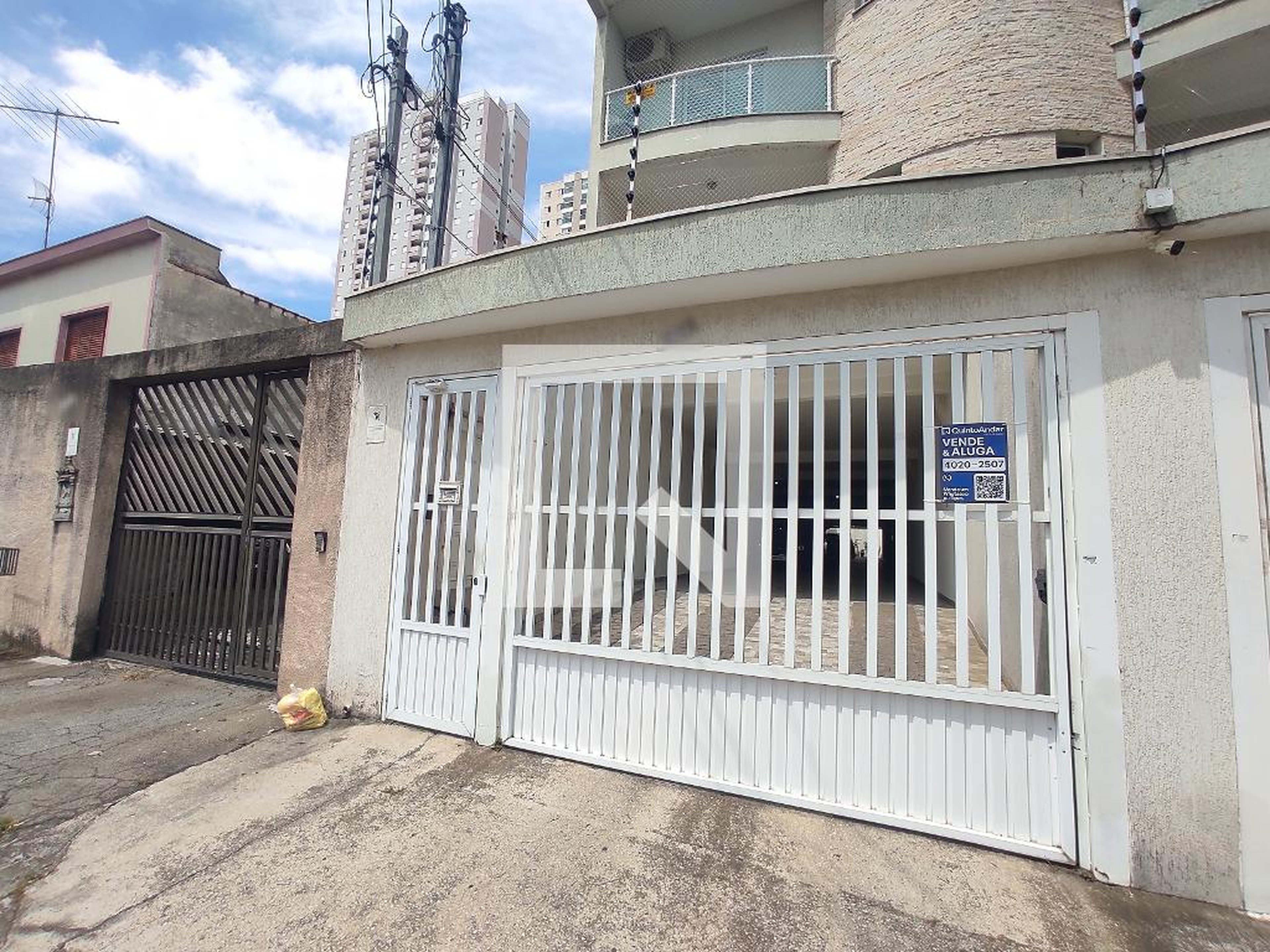 Fachada Condomínio em Rua João Ribeiro, 1001