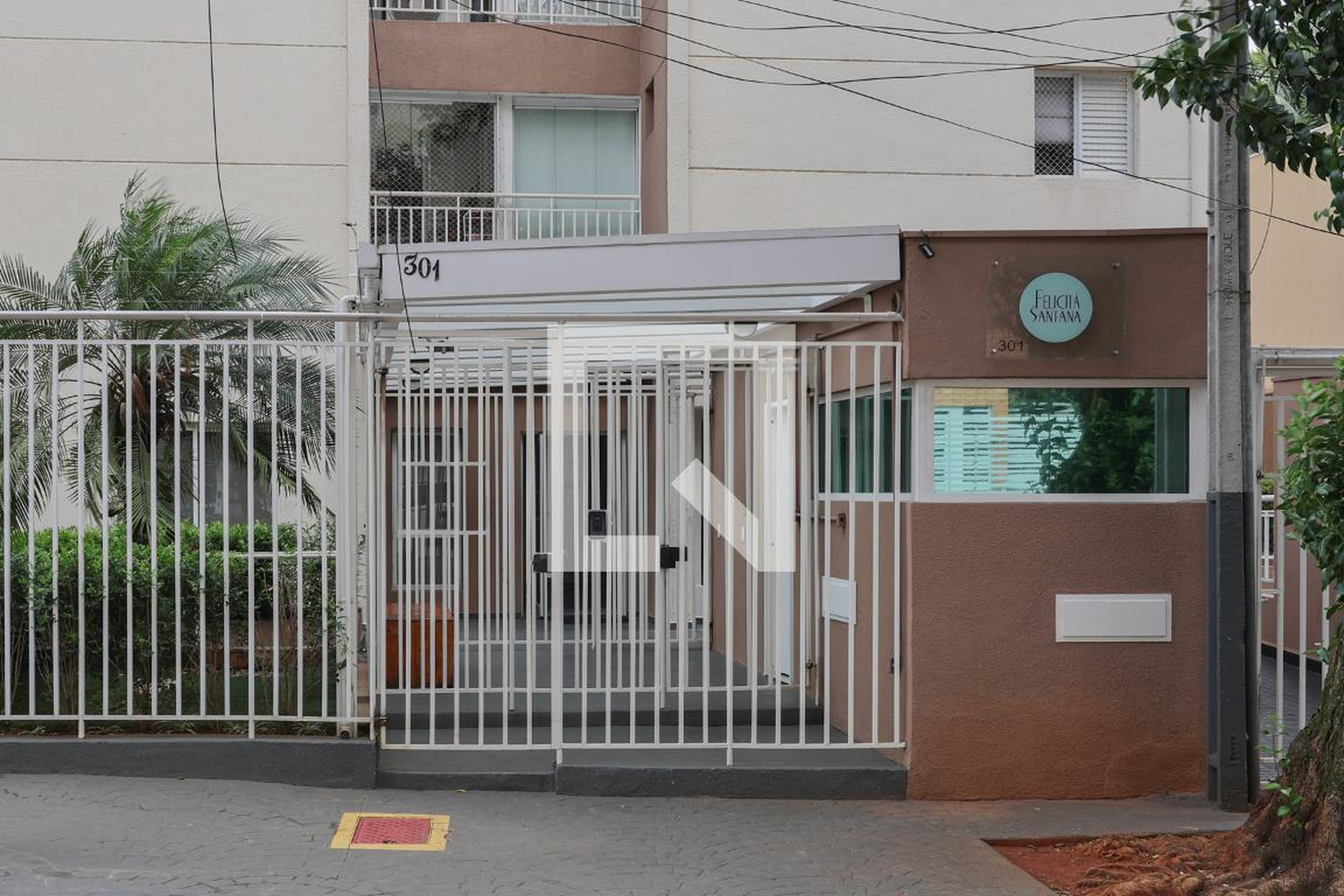 Fachada do condomínio Condomínio Felicita Santana