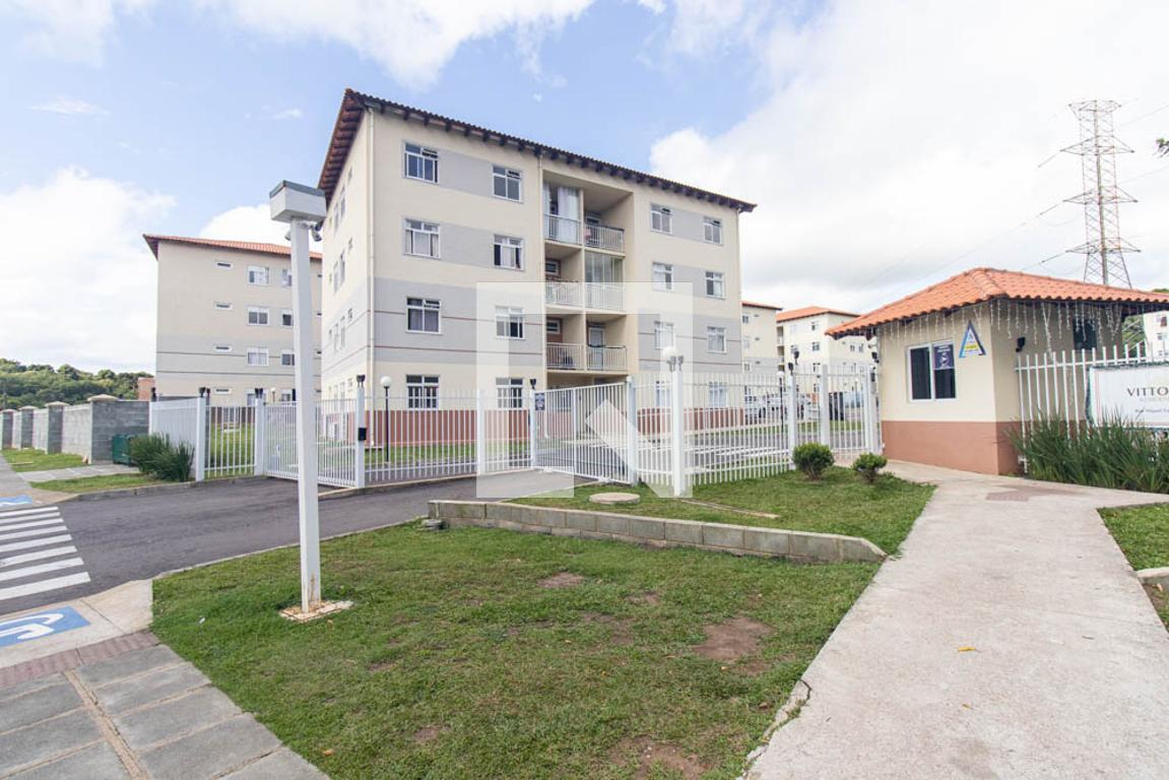Fachada Condomínio em Rua Miguel Furmann, 158