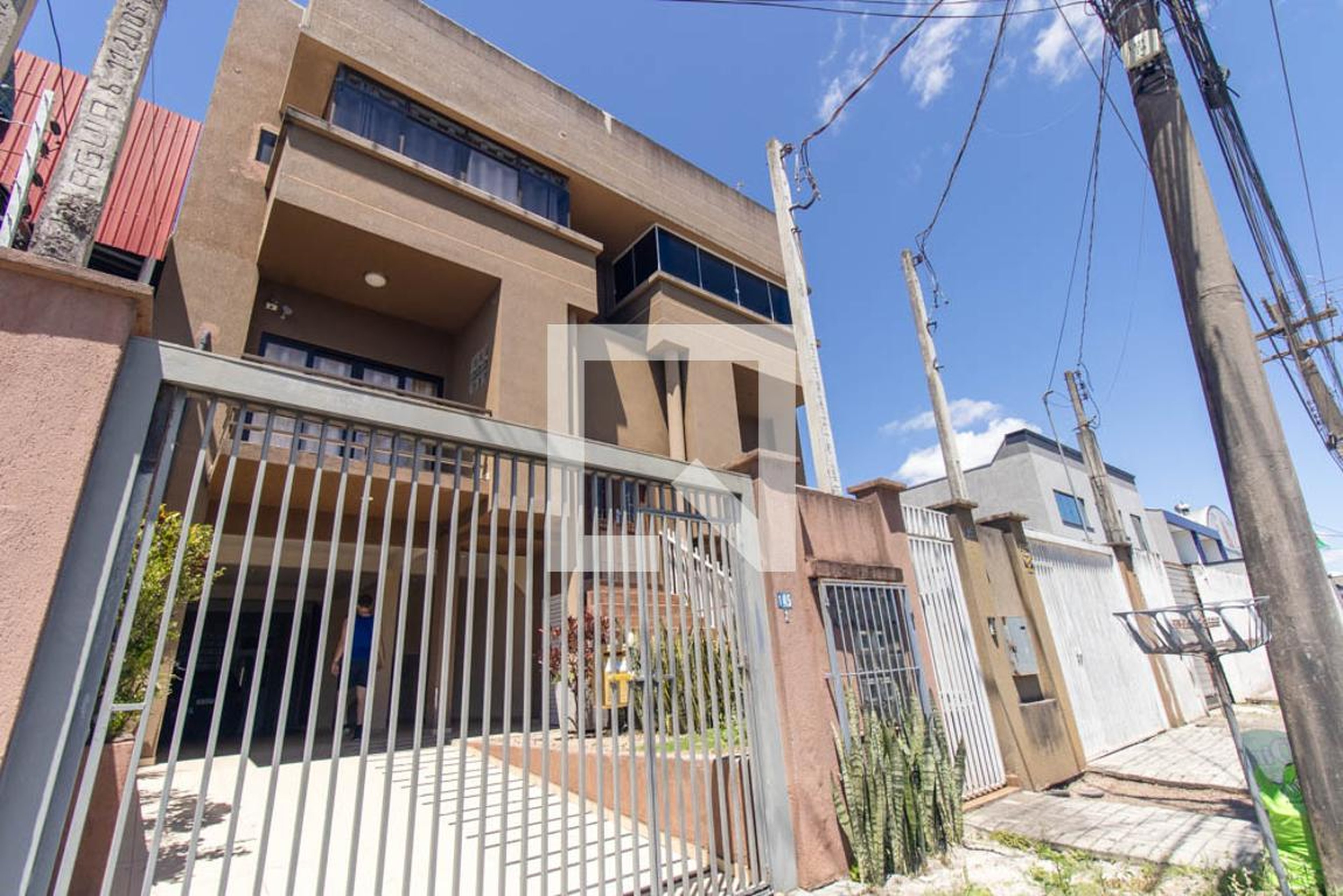 Fachada Condomínio em Rua Aristides Borsato, 145