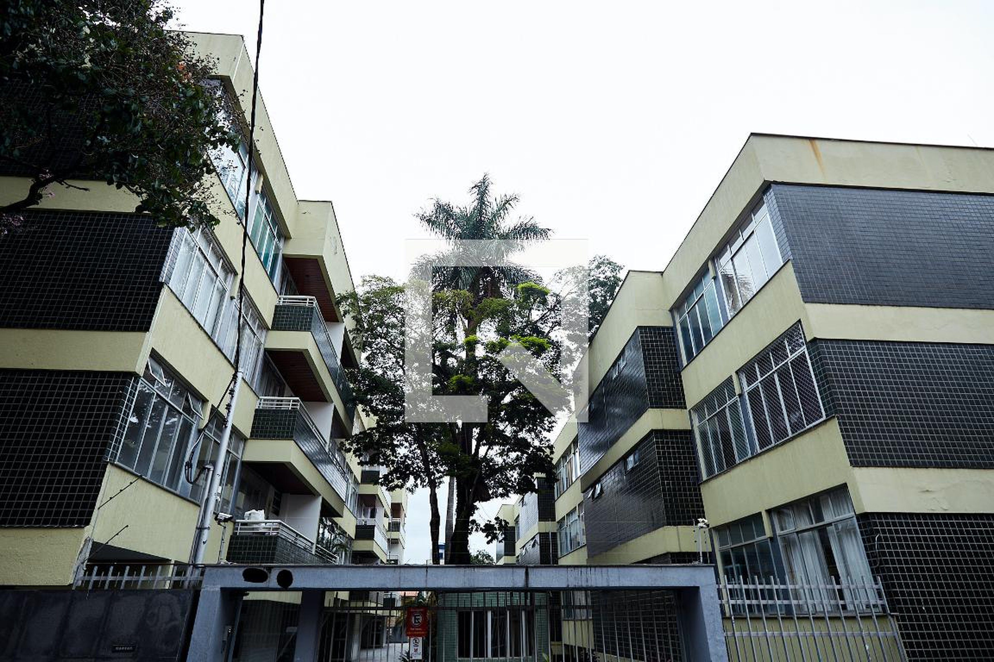Fachada Condomínio Rua Ipatinga, 106