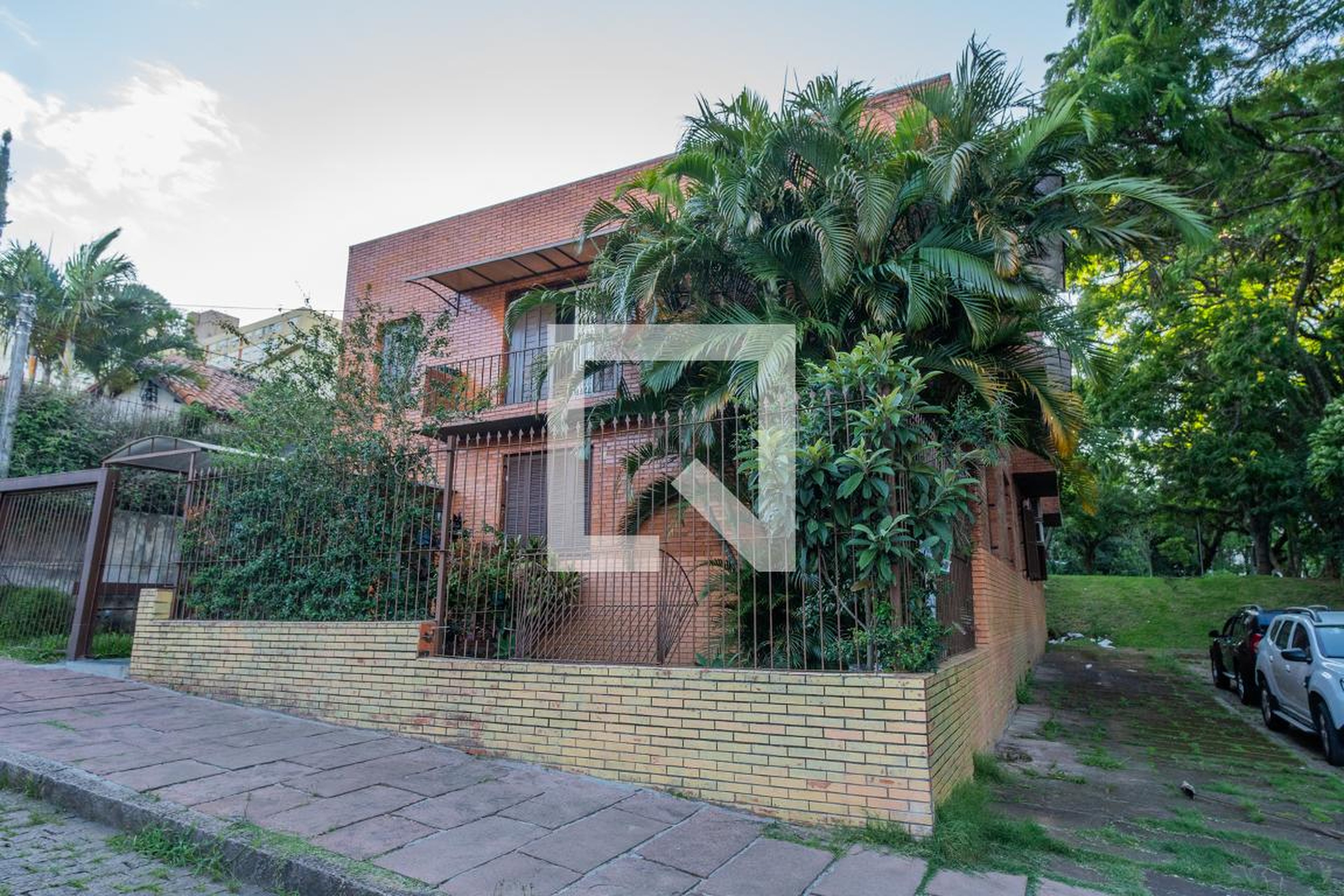 Fachada Condomínio em Rua Doutor Voltaire Pires, 697