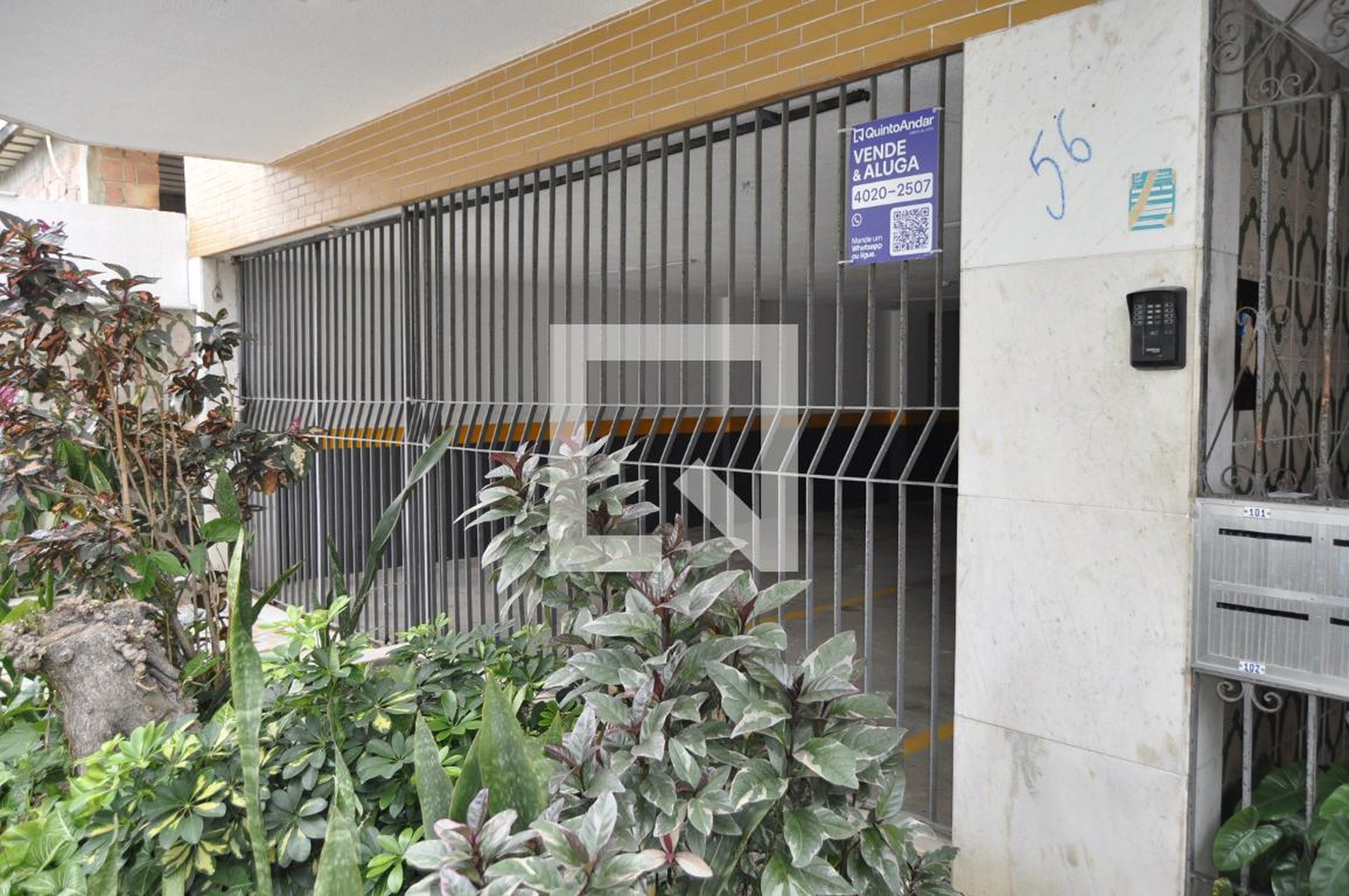 Fachada Condomínio em Rua Ernestina, 56