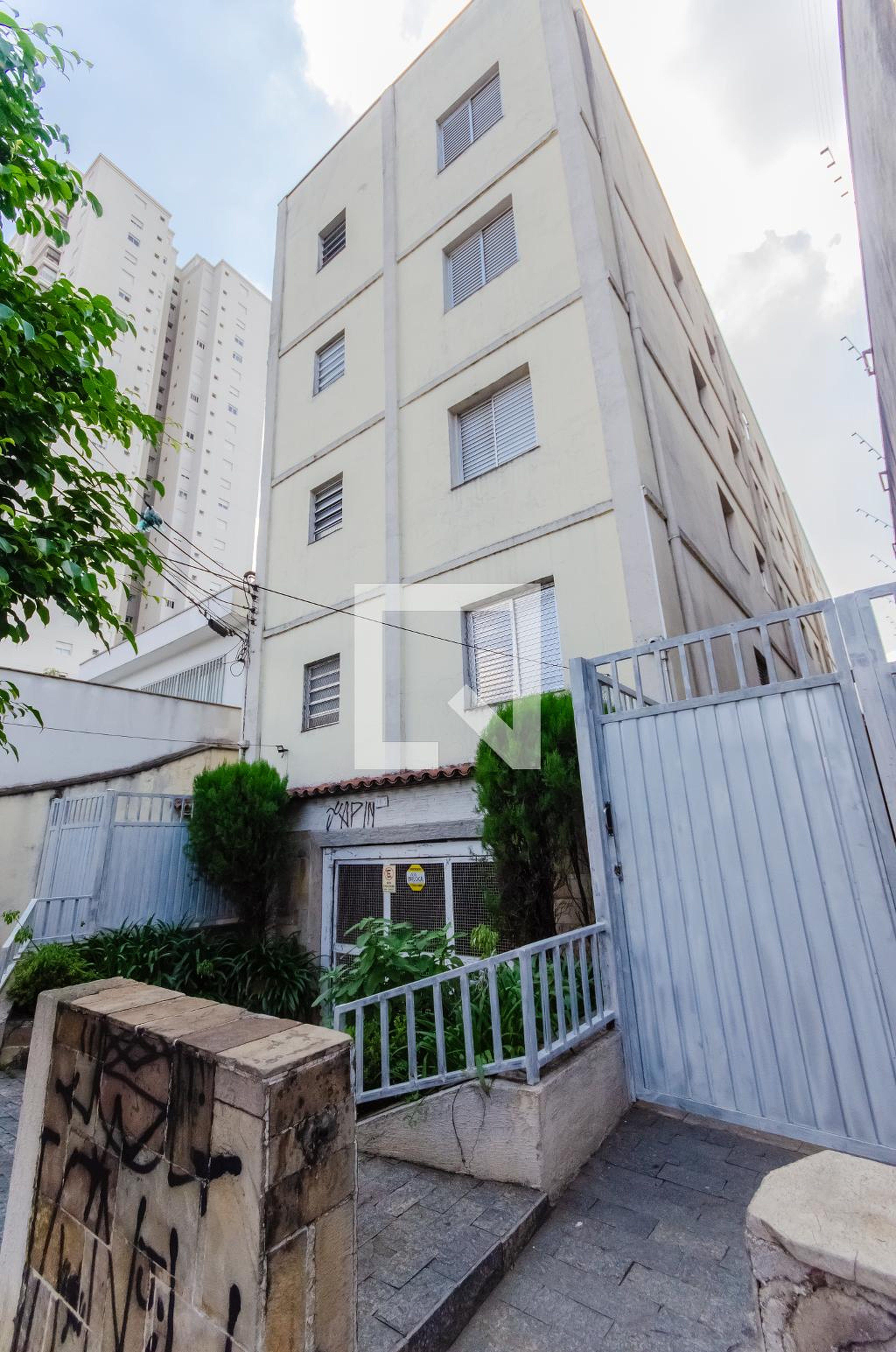 Fachada Condomínio Correia Dias