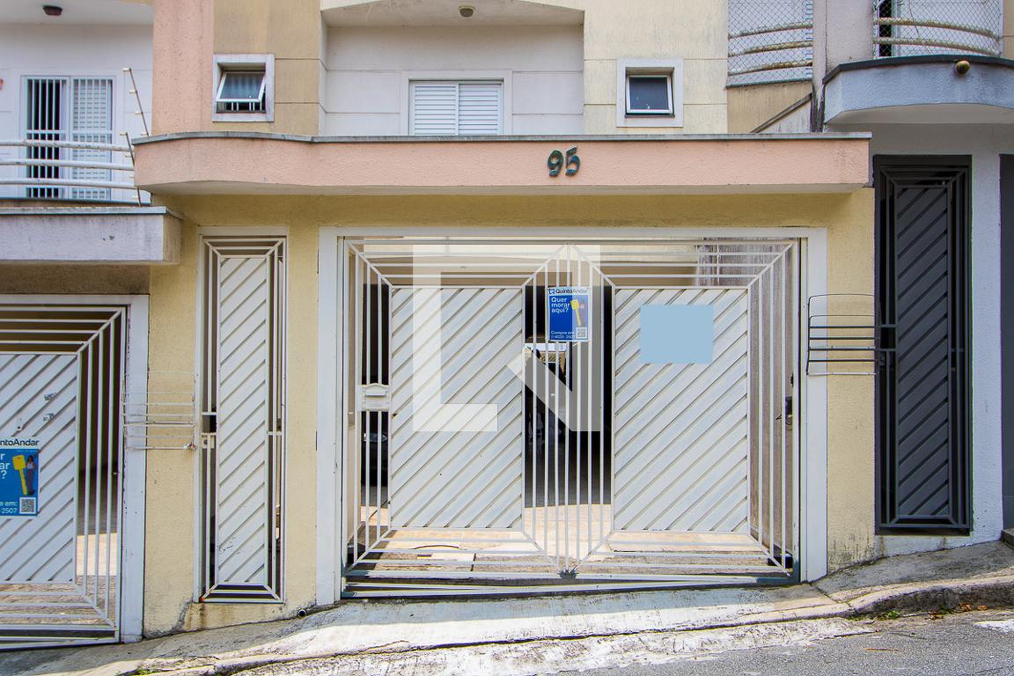 Fachada Condomínio em Alameda Sebastião do Amaral, 95