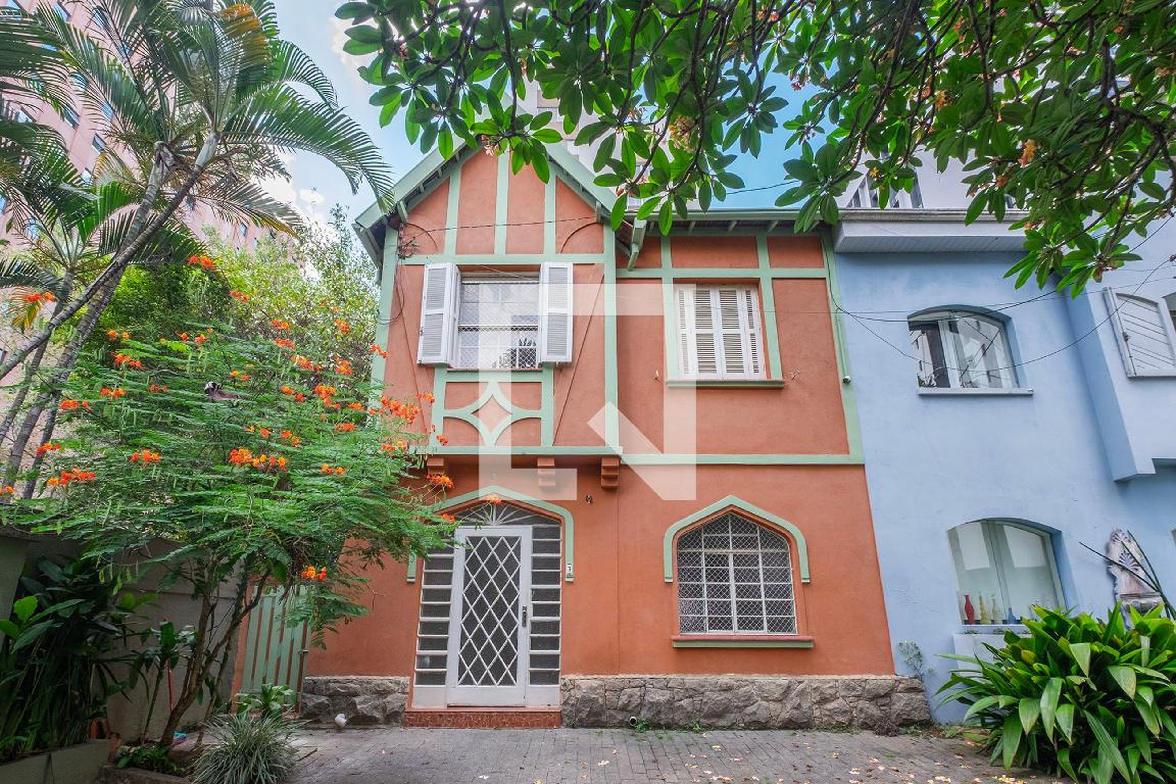 Fachada Condomínio em Rua Pamplona, 1364