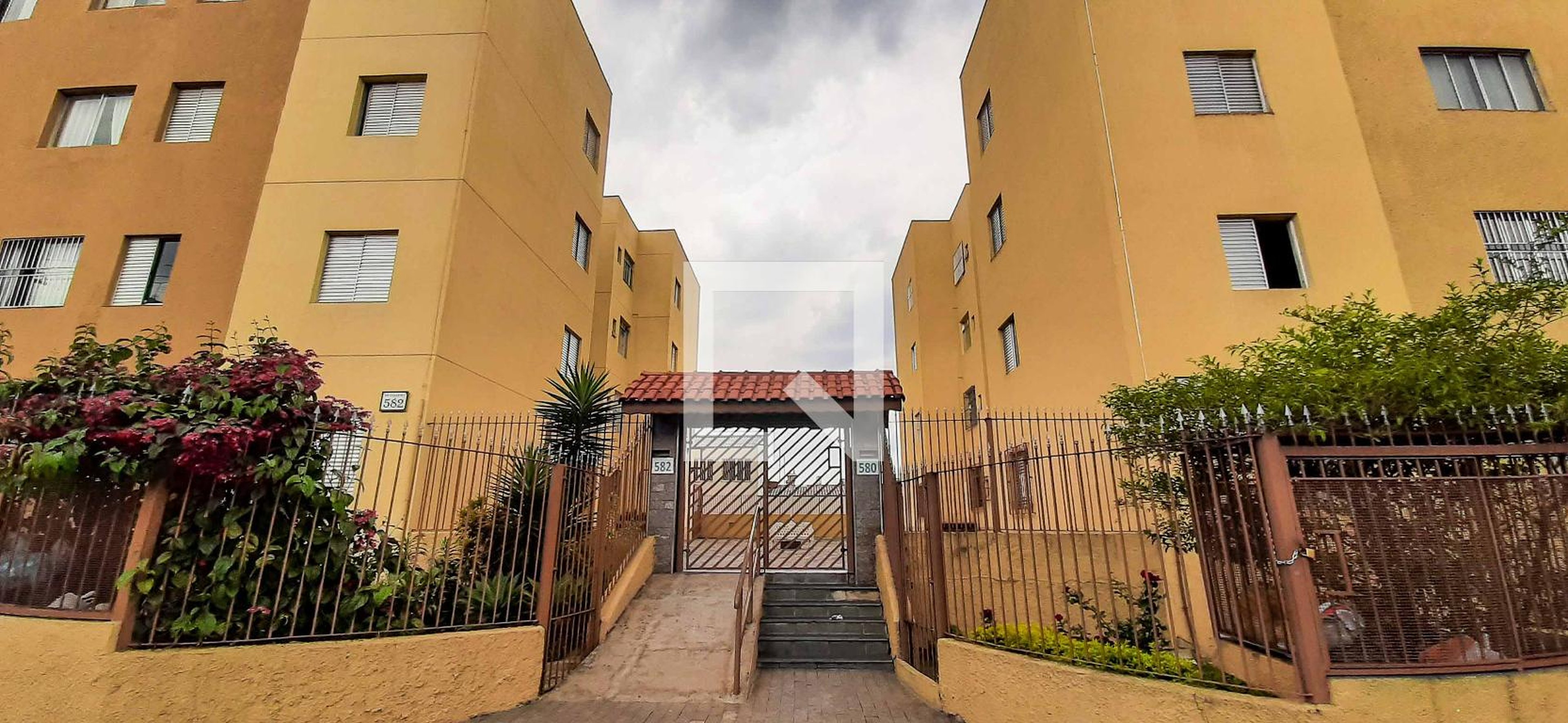 Fachada do Condomínio Condomínio em Avenida Diogo Antônio Feijó, 580