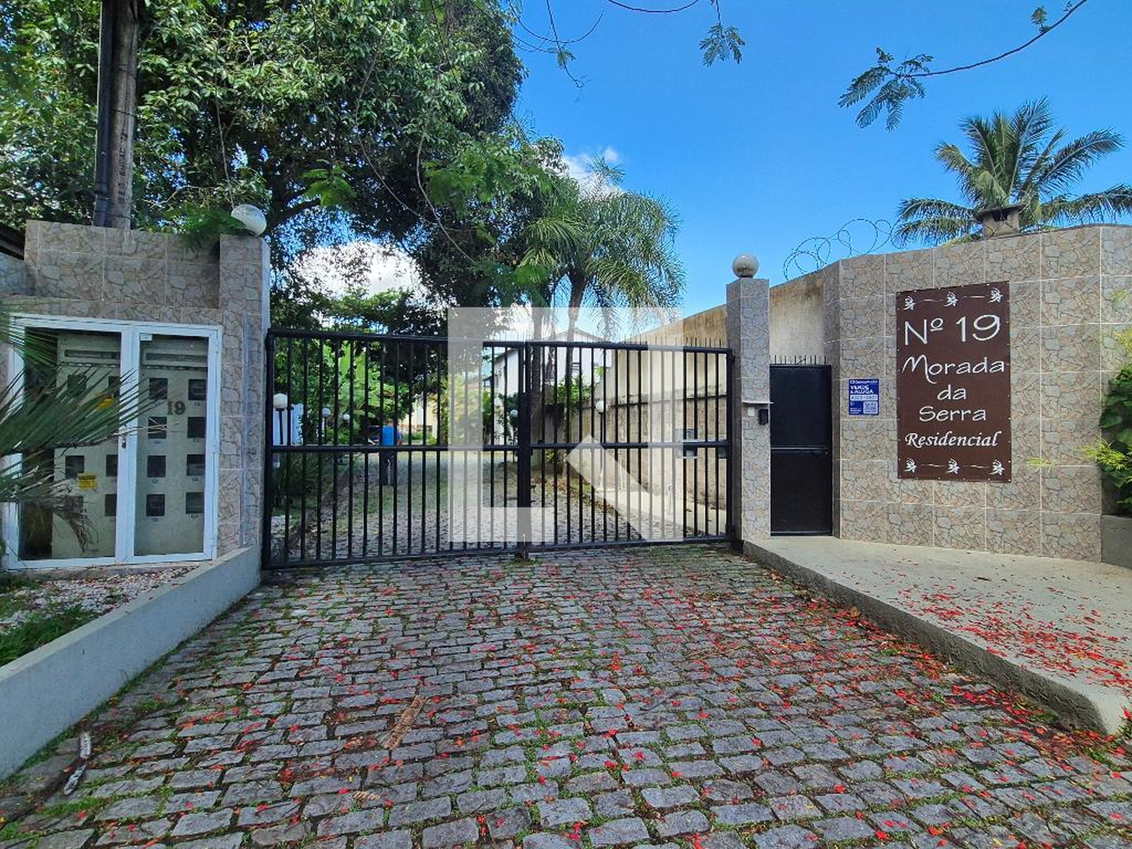 Fachada Condomínio em Rua Paulo Duarte, 19