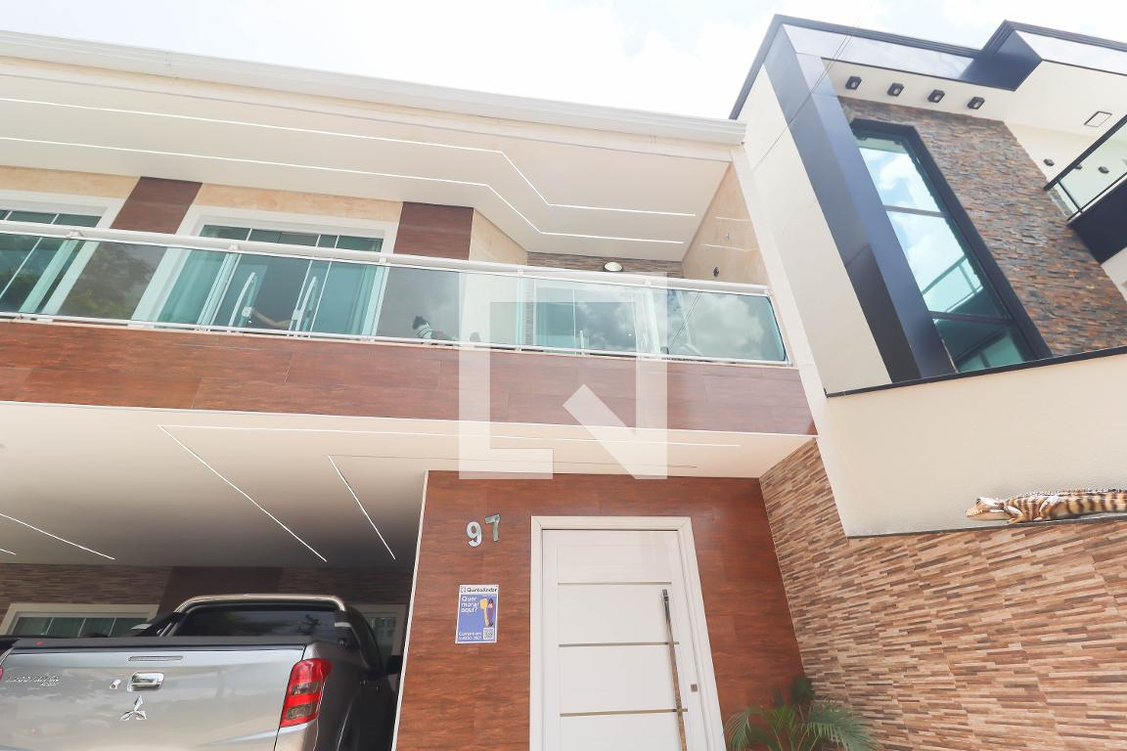 Fachada Condomínio em Rua Kyuichi Nozaki, 97