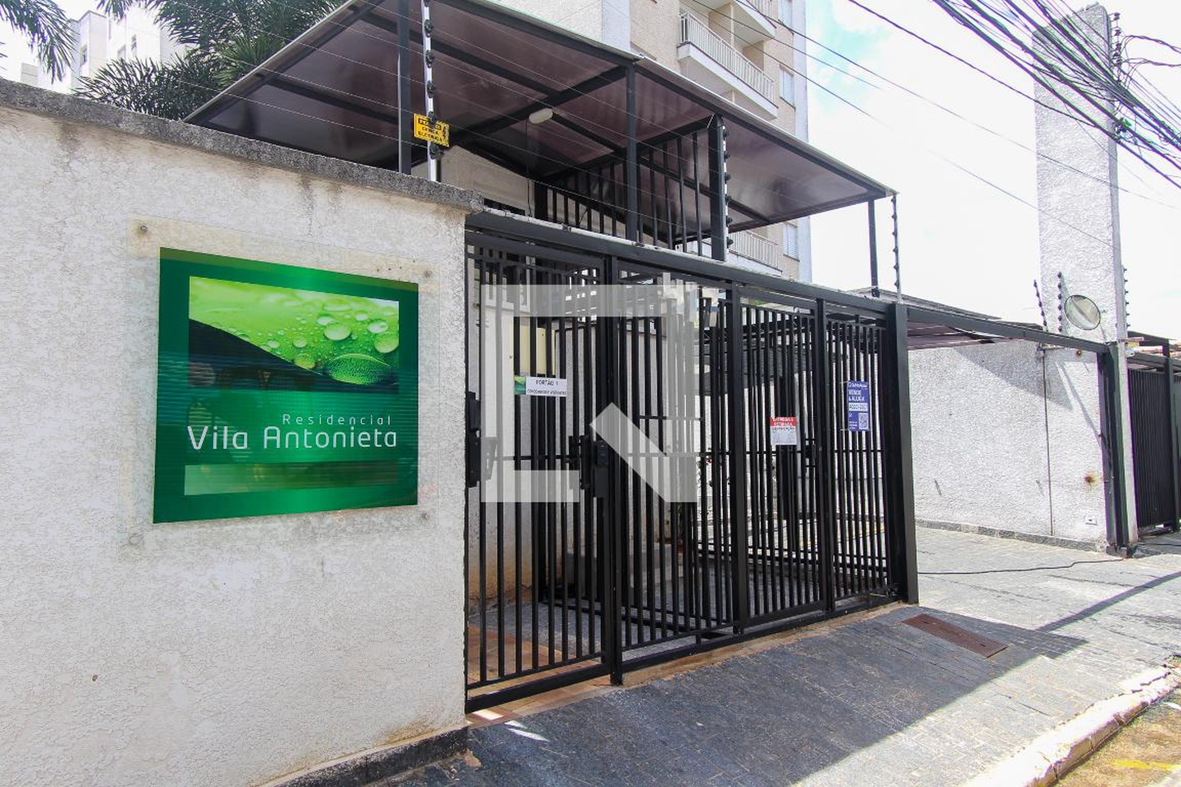 Fachada Condomínio em Rua Jorge Ogushi, 413