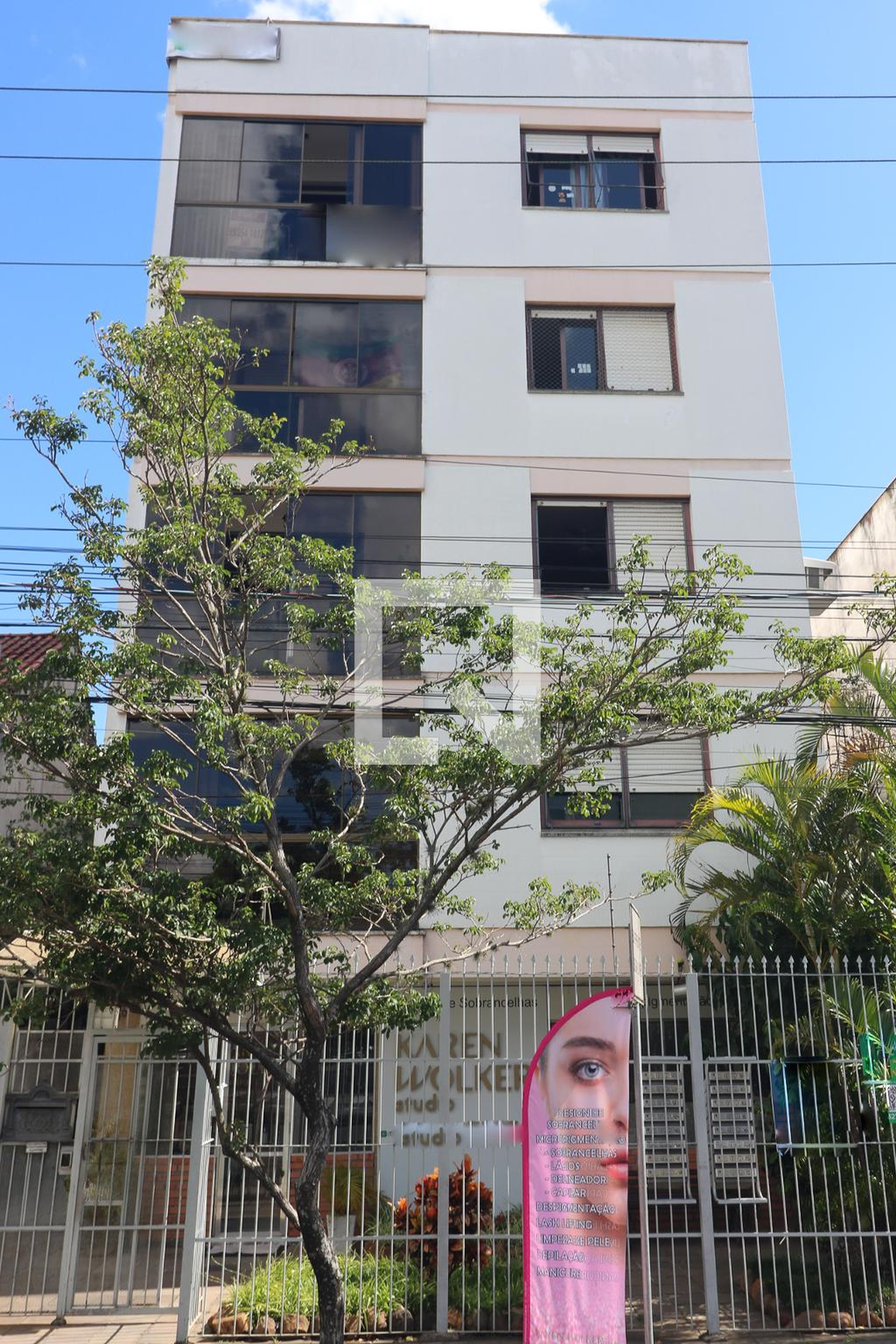 Fachada do Prédio Condomínio em Rua José de Alencar, 583