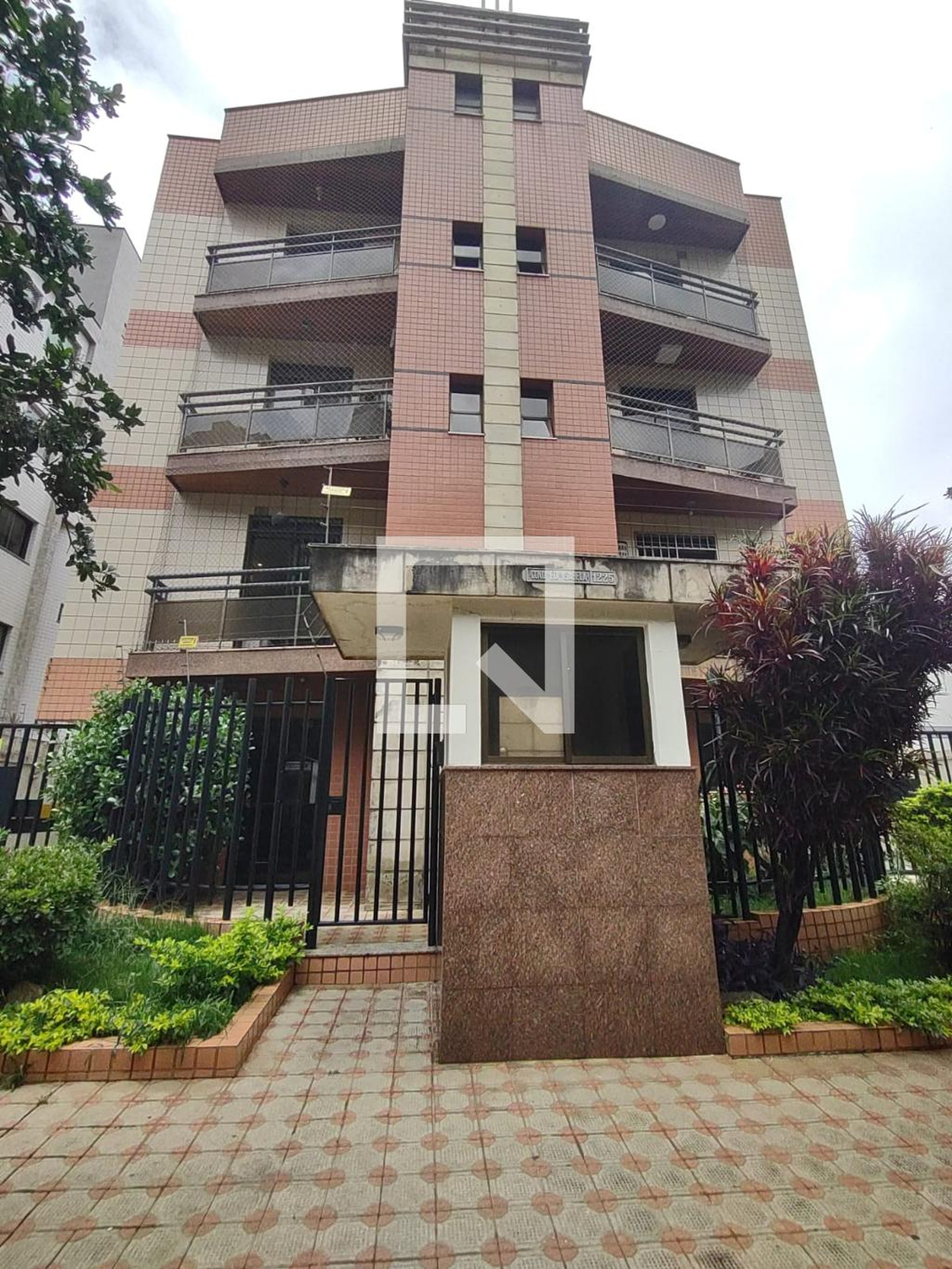 Fachada Condomínio em Rua Maria Heilbuth Surette, 1225