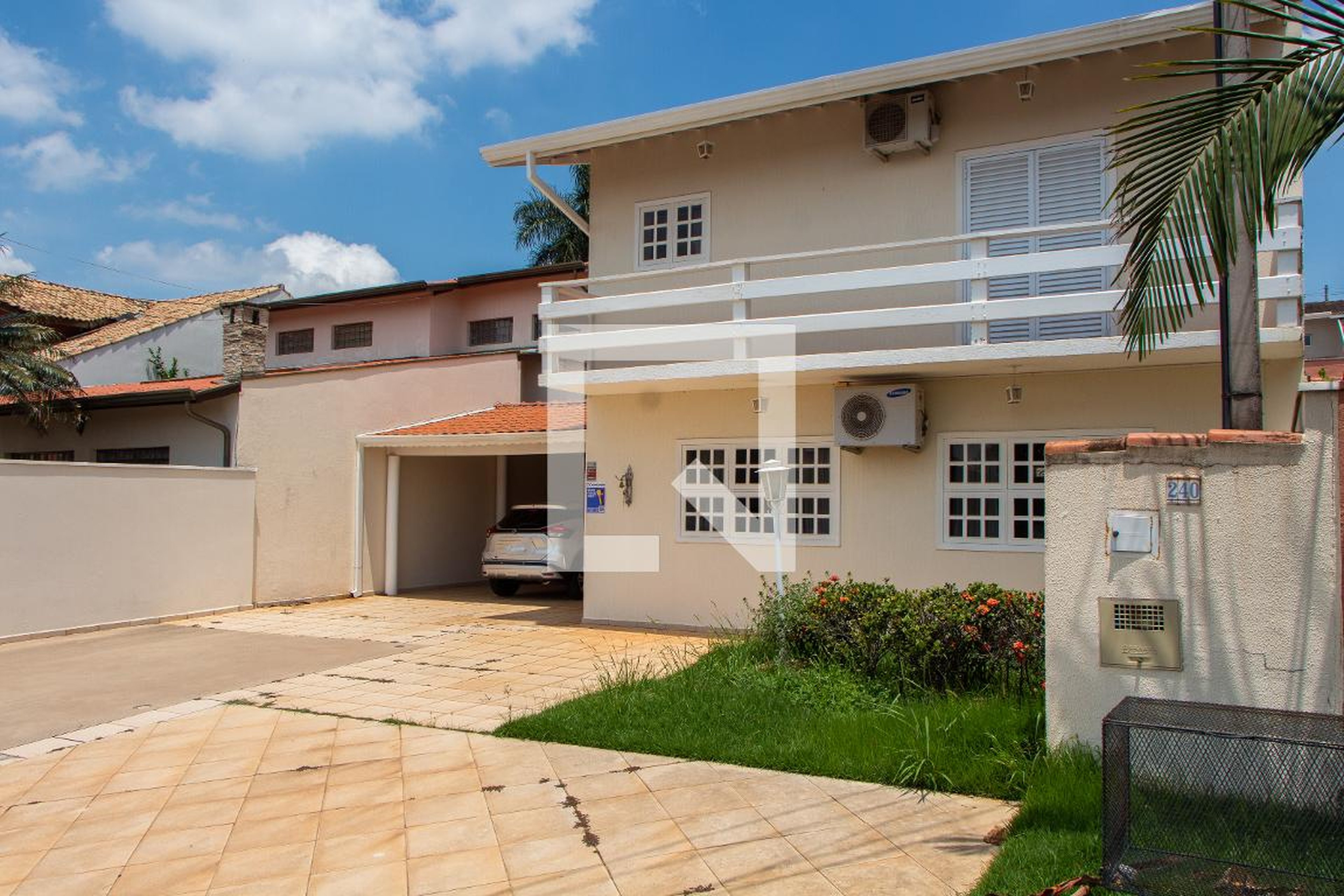 FACHADA Condomínio em Rua Miguel Lemos, 240