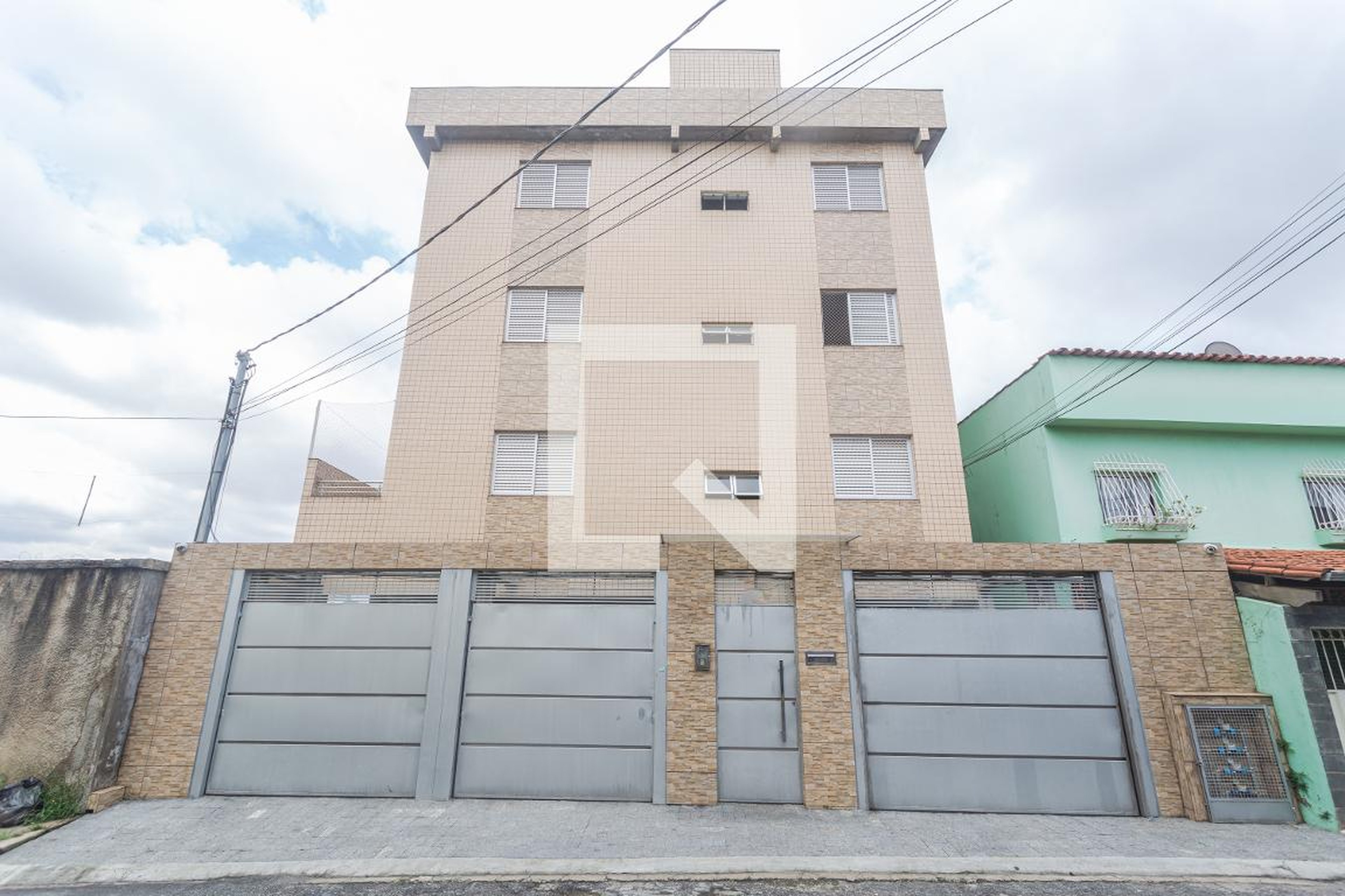Fachada Condomínio em Rua Bolonha, 147